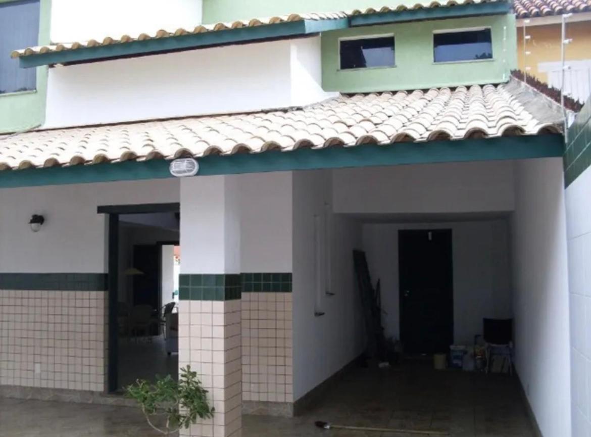 Casa com 4 Quartos e 3 banheiros para Alugar