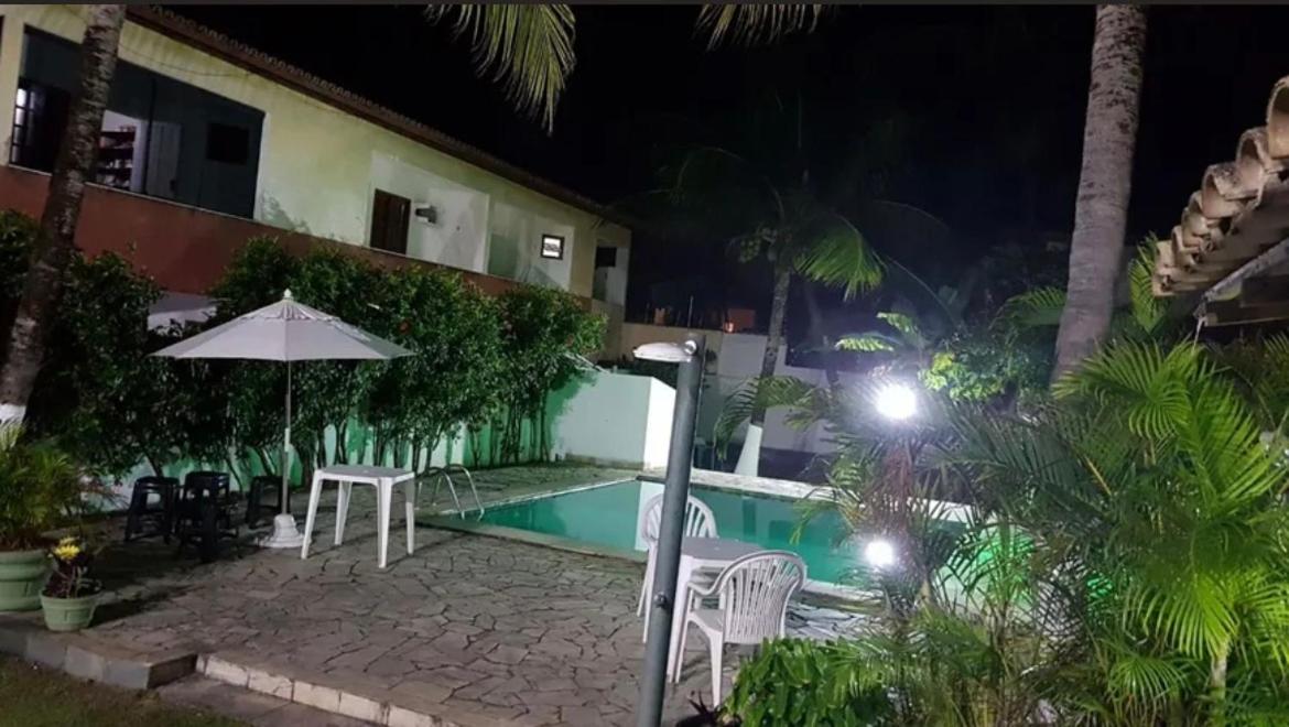 Casa com 4 Quartos e 3 banheiros para Alugar