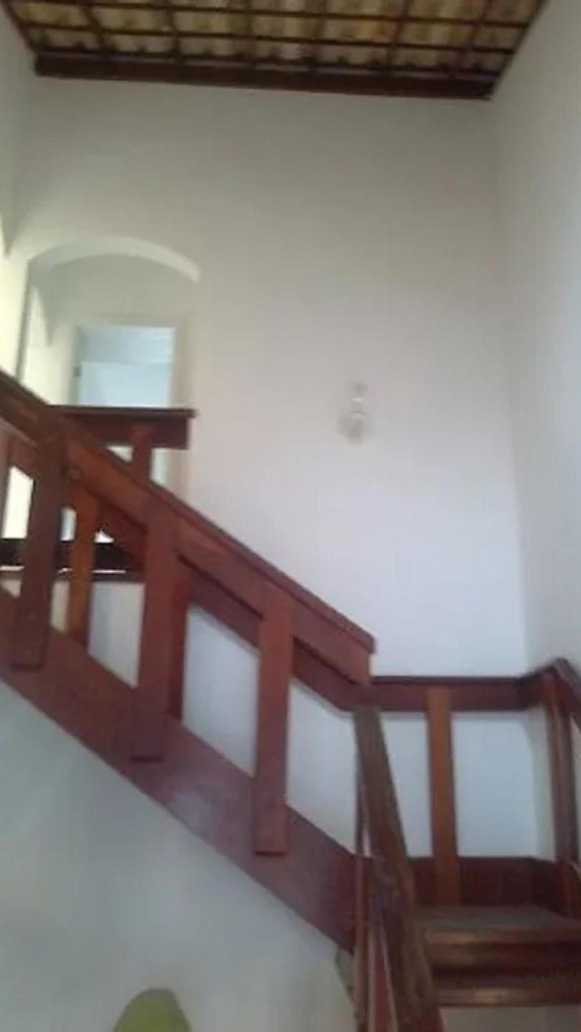 Casa com 4 Quartos e 3 banheiros para Alugar