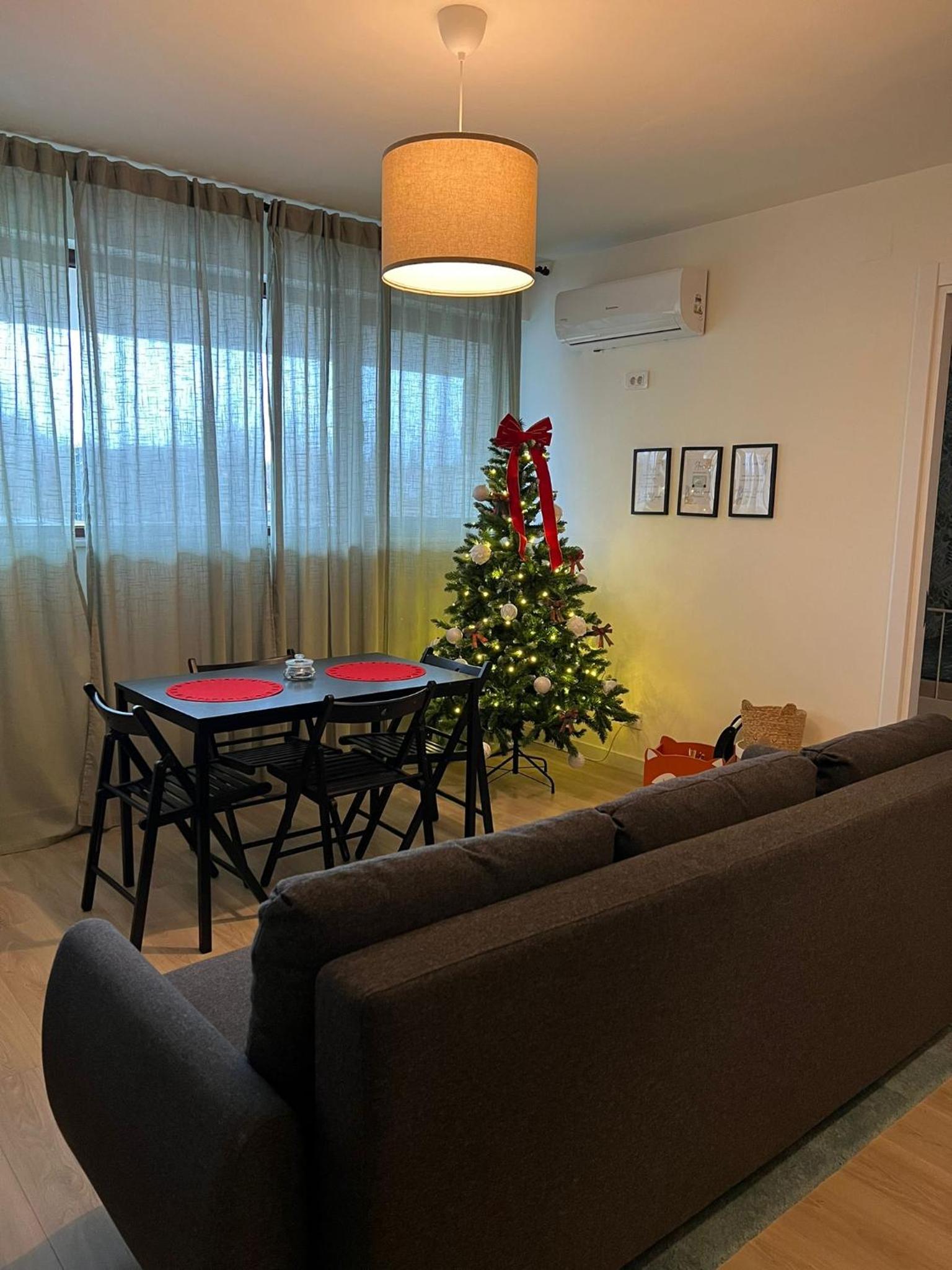 Victoria Condo Otopeni- Self Check-in and Check- out view 5