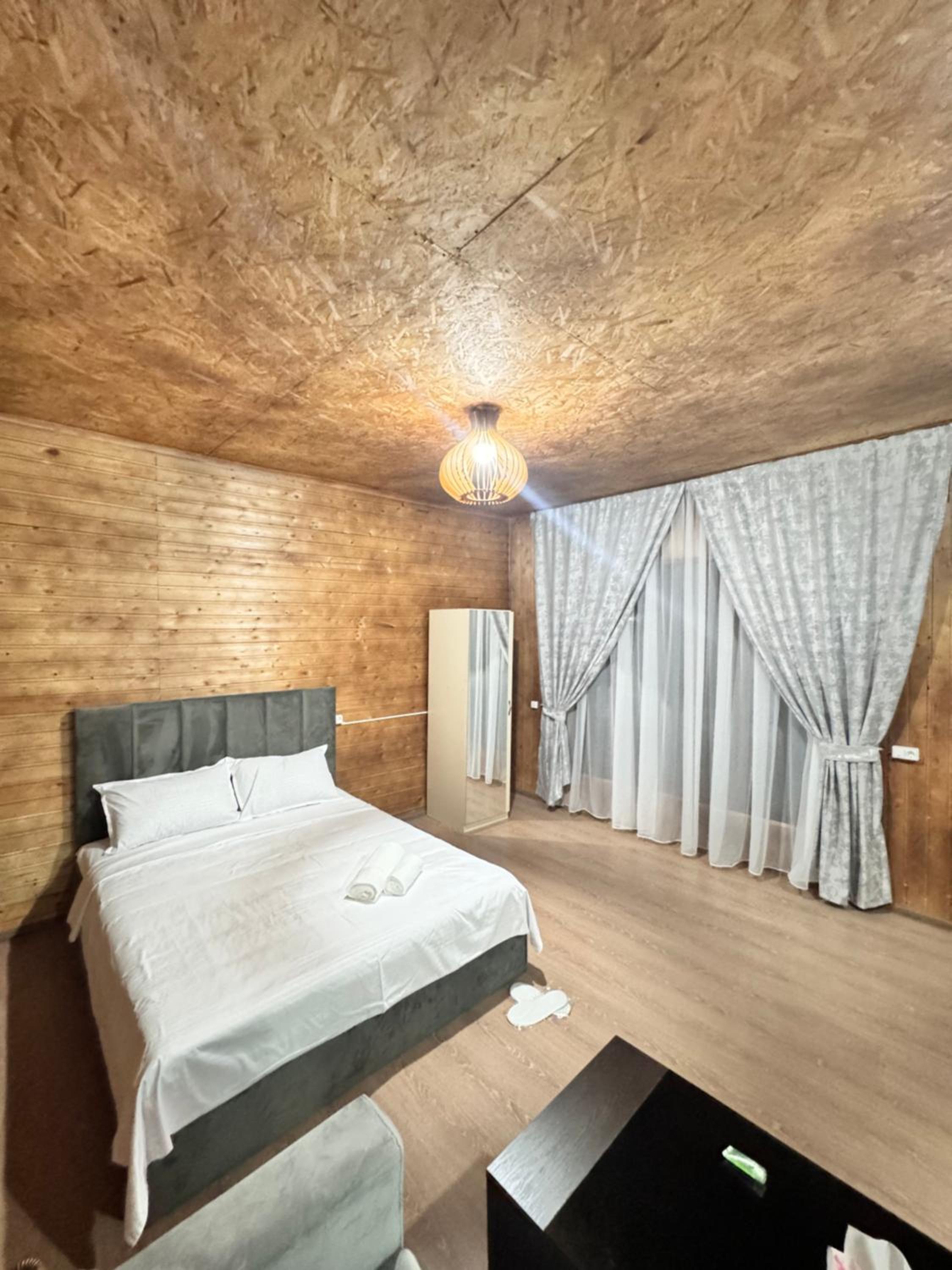 Hovakimyans Hotel And Pool N1
