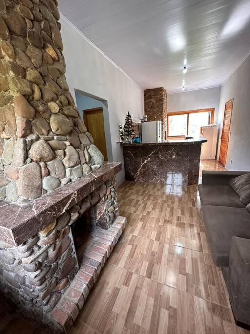 Casa na beira do rio com Lareira
