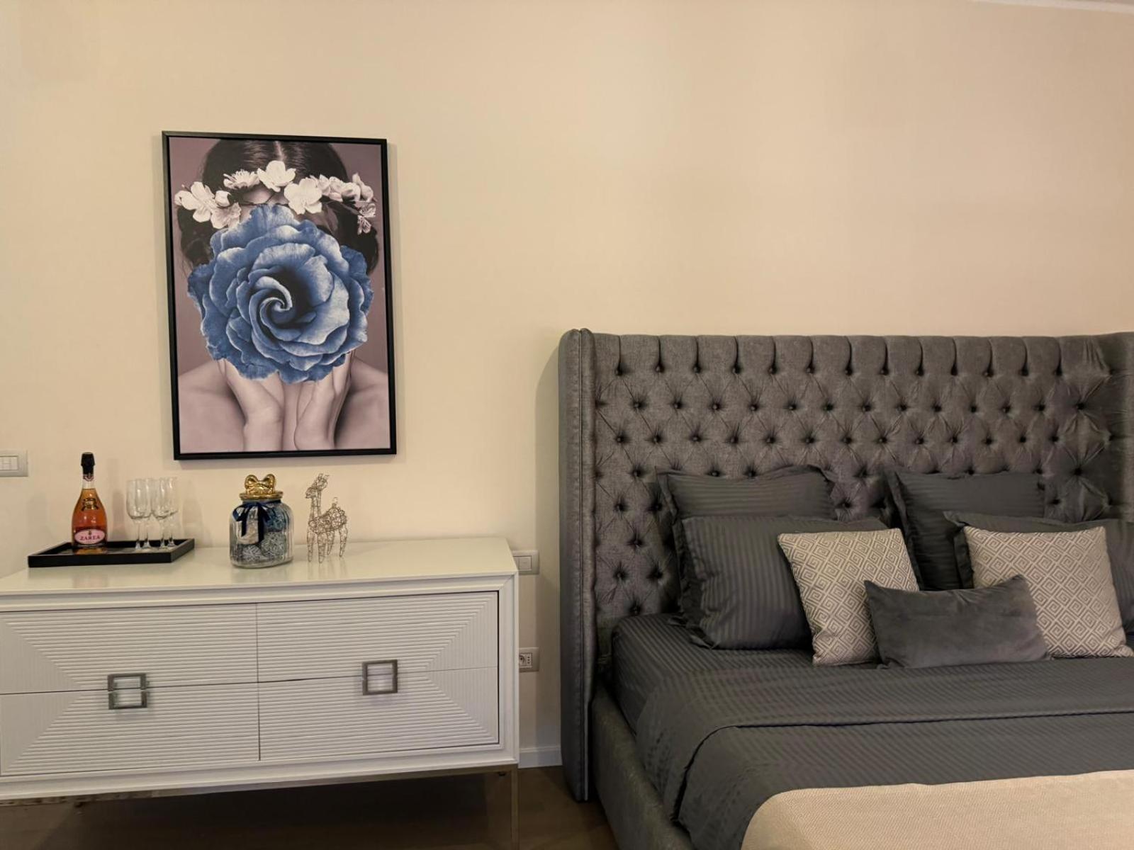 Studio Lux Central view 3