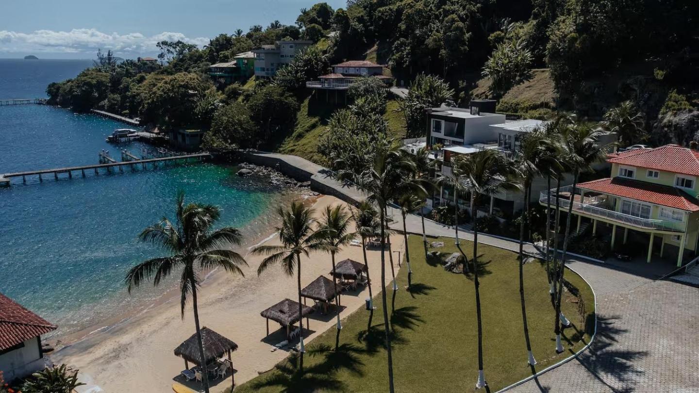 Casa com praia particular com vista incrível em Angra dos Reis