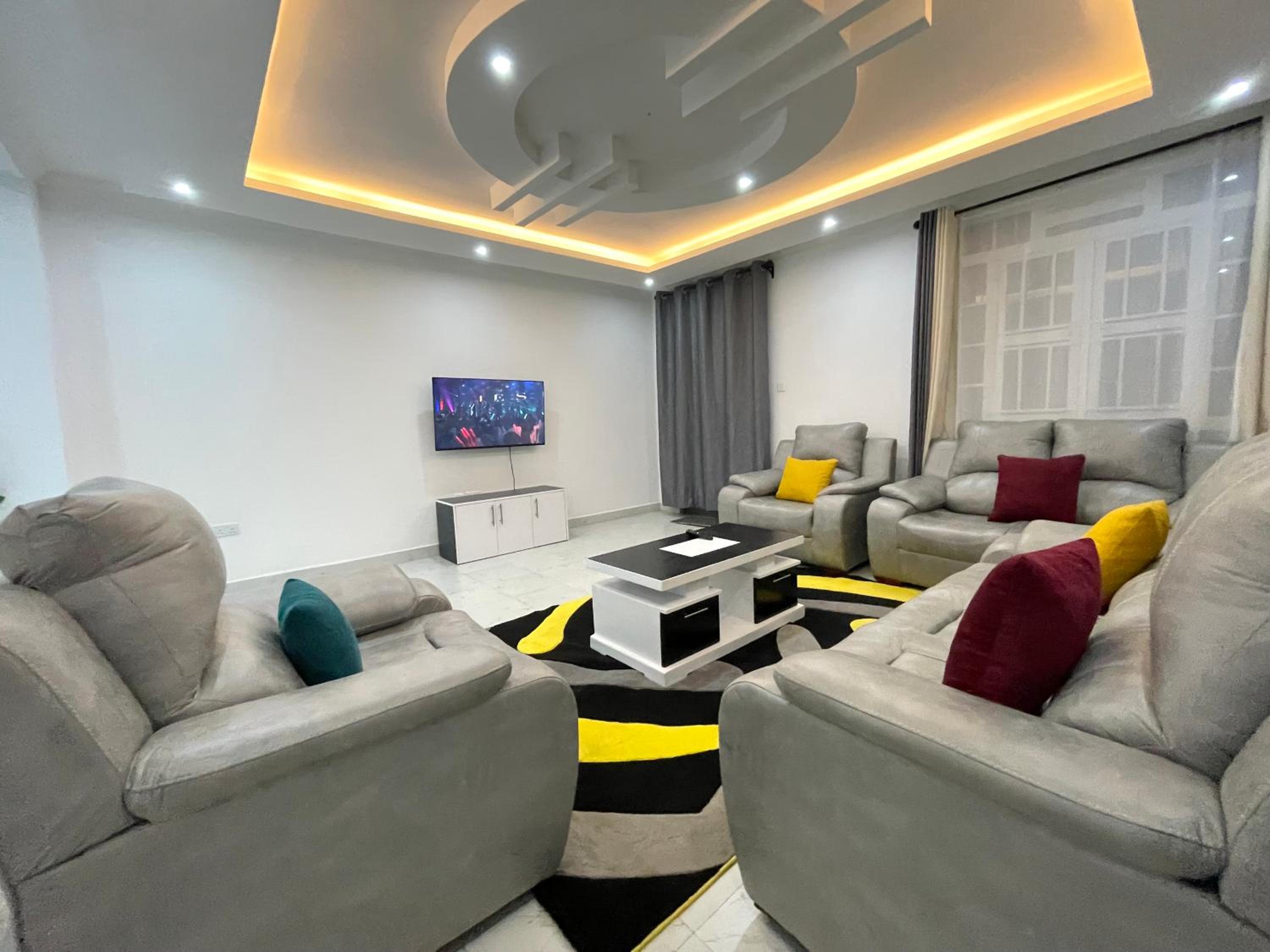 Xellent Suites- Muju Villa Naivasha