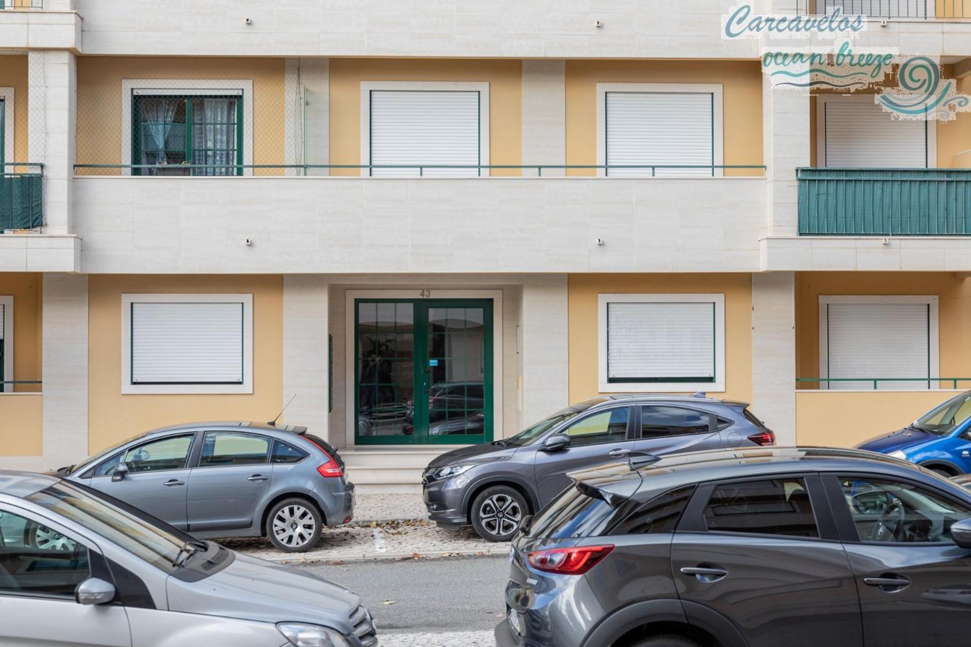 Carcavelos Ocean Breeze view 2