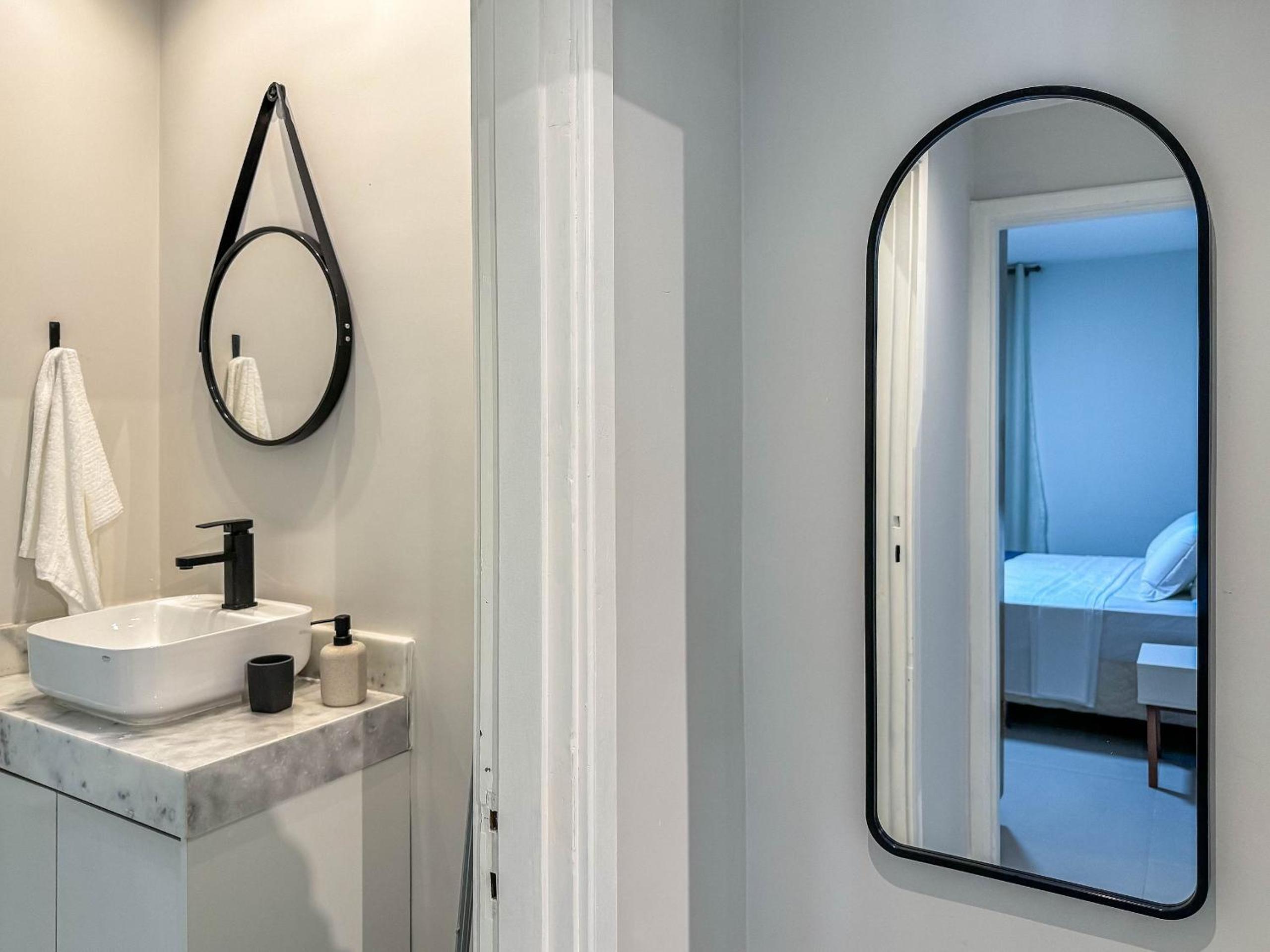 Flat com serviços e vista mar