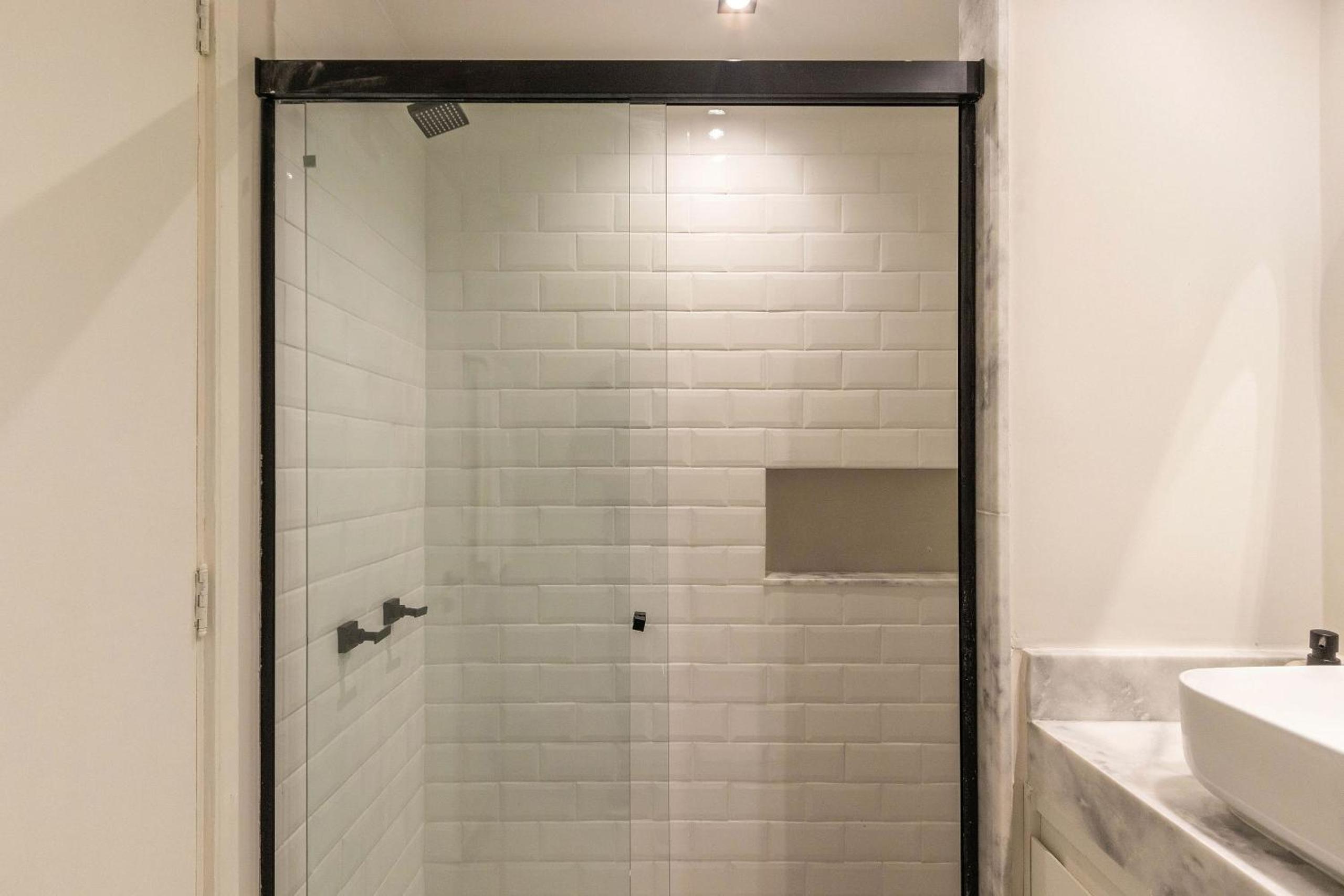Flat com serviços e vista mar