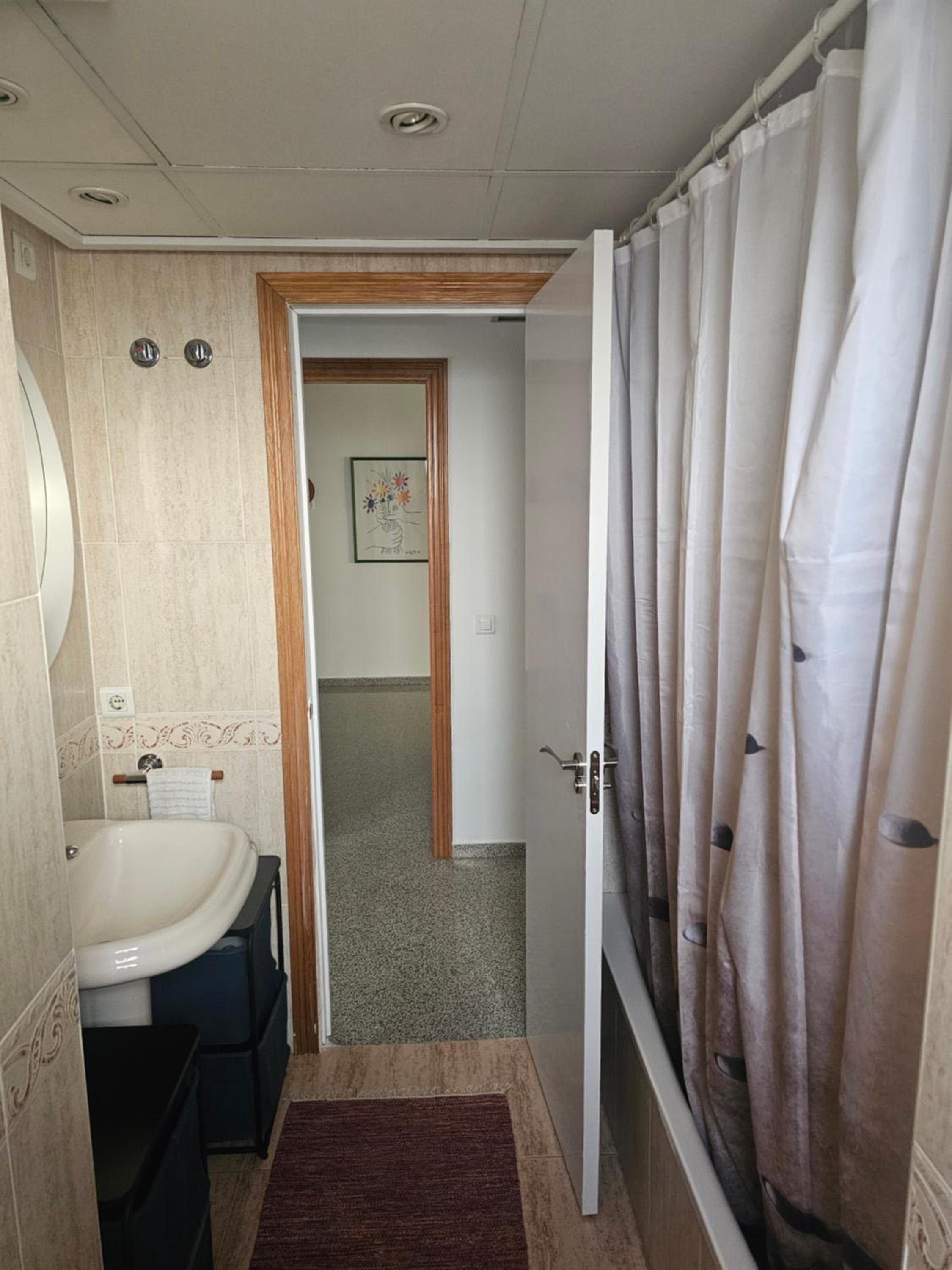 Habitacion Patacona en Valencia — bathroom