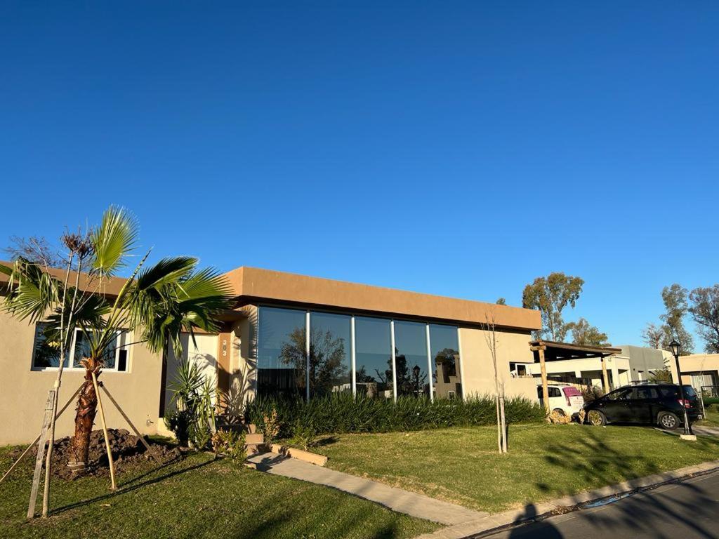 Villa Santa Elena 299