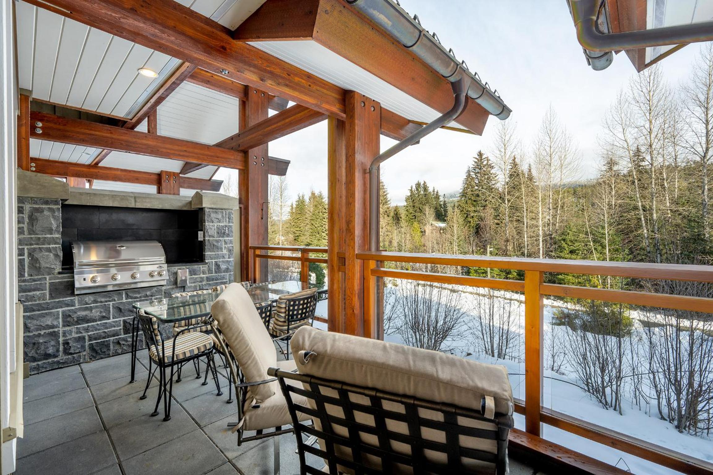 4 bed 3 bath Mountain view townhome offering a Whistler retreat close to everything you might need