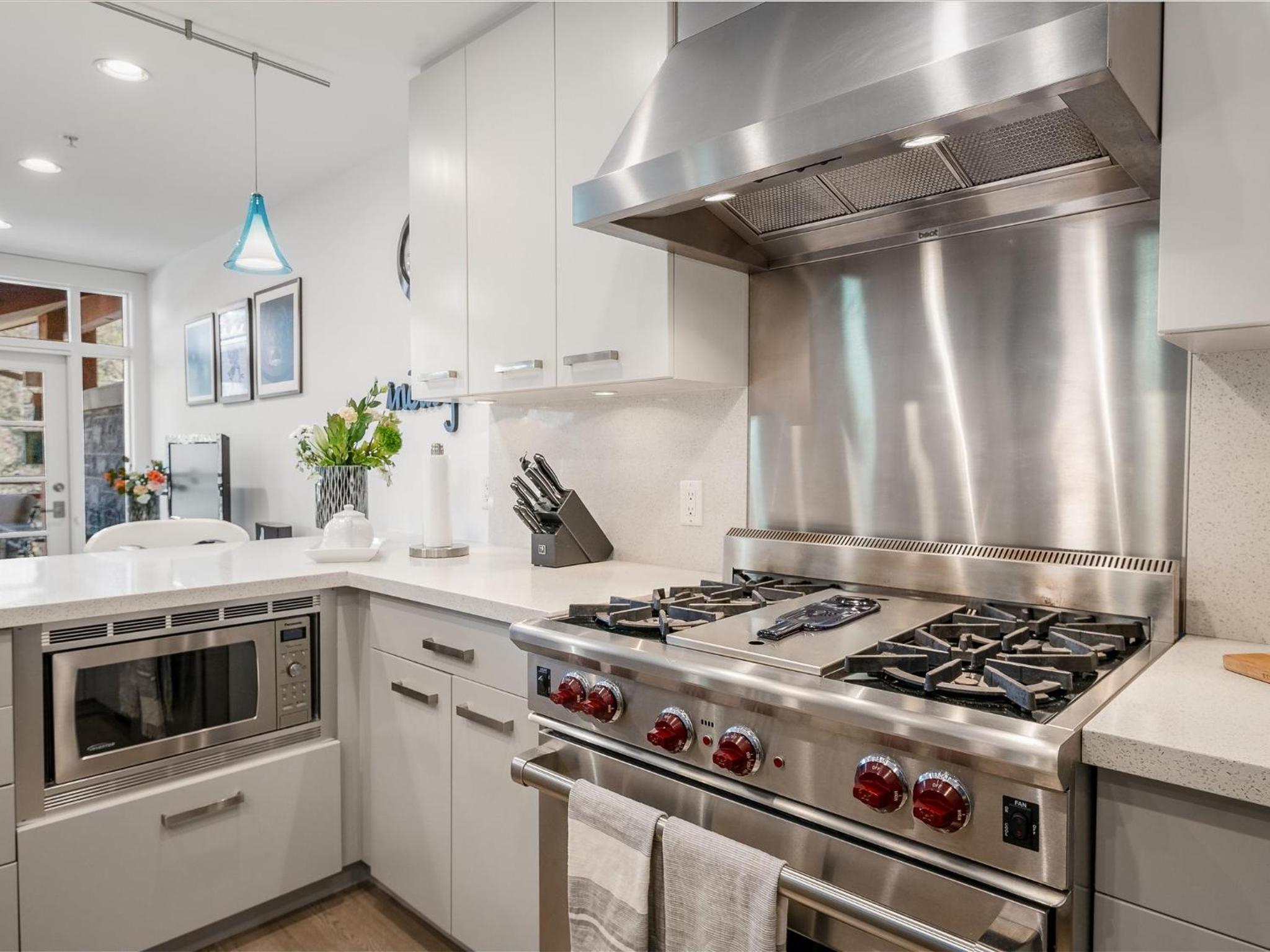4 bed 3 bath Mountain view townhome offering a Whistler retreat close to everything you might need