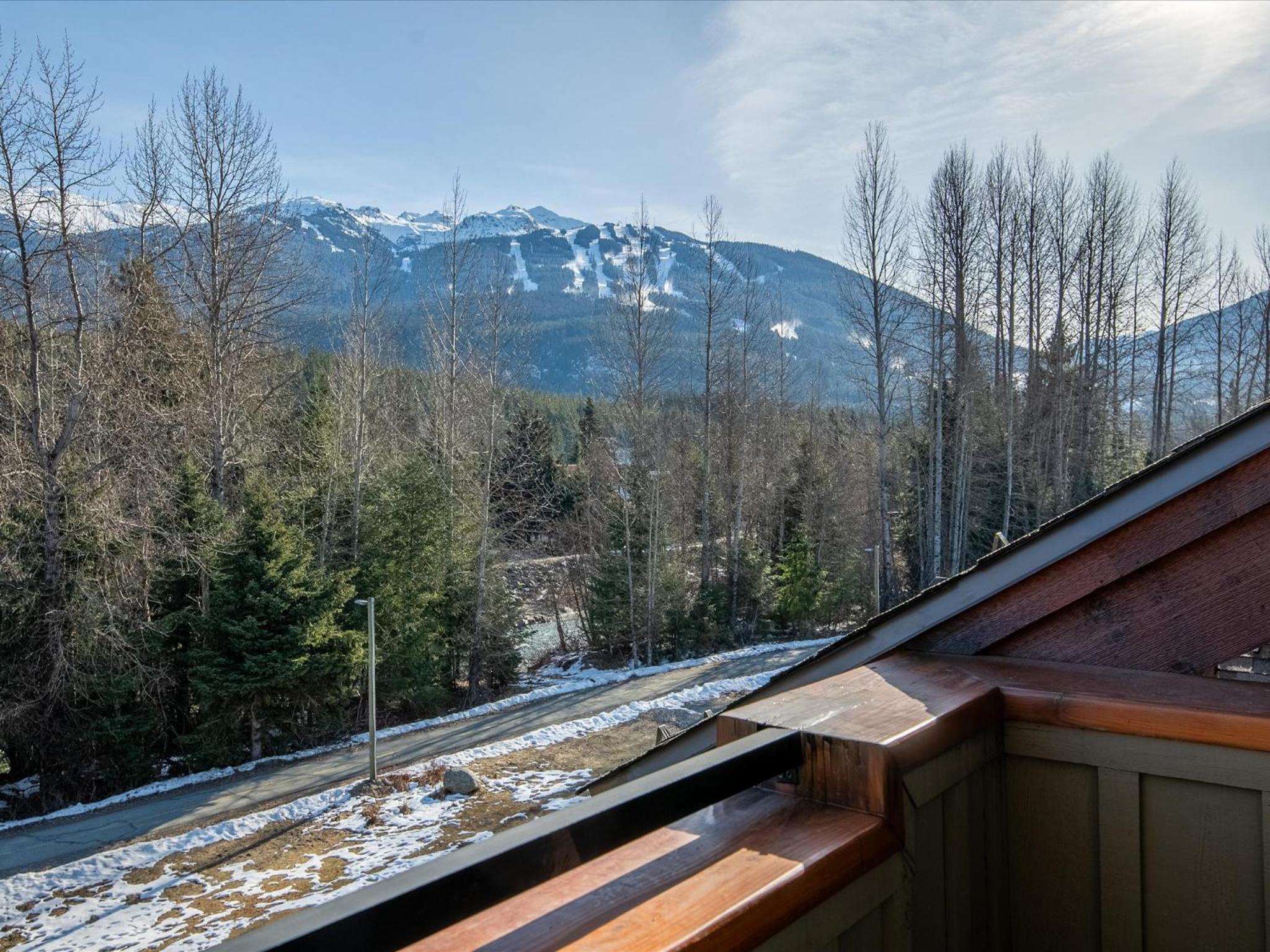 4 bed 3 bath Mountain view townhome offering a Whistler retreat close to everything you might need