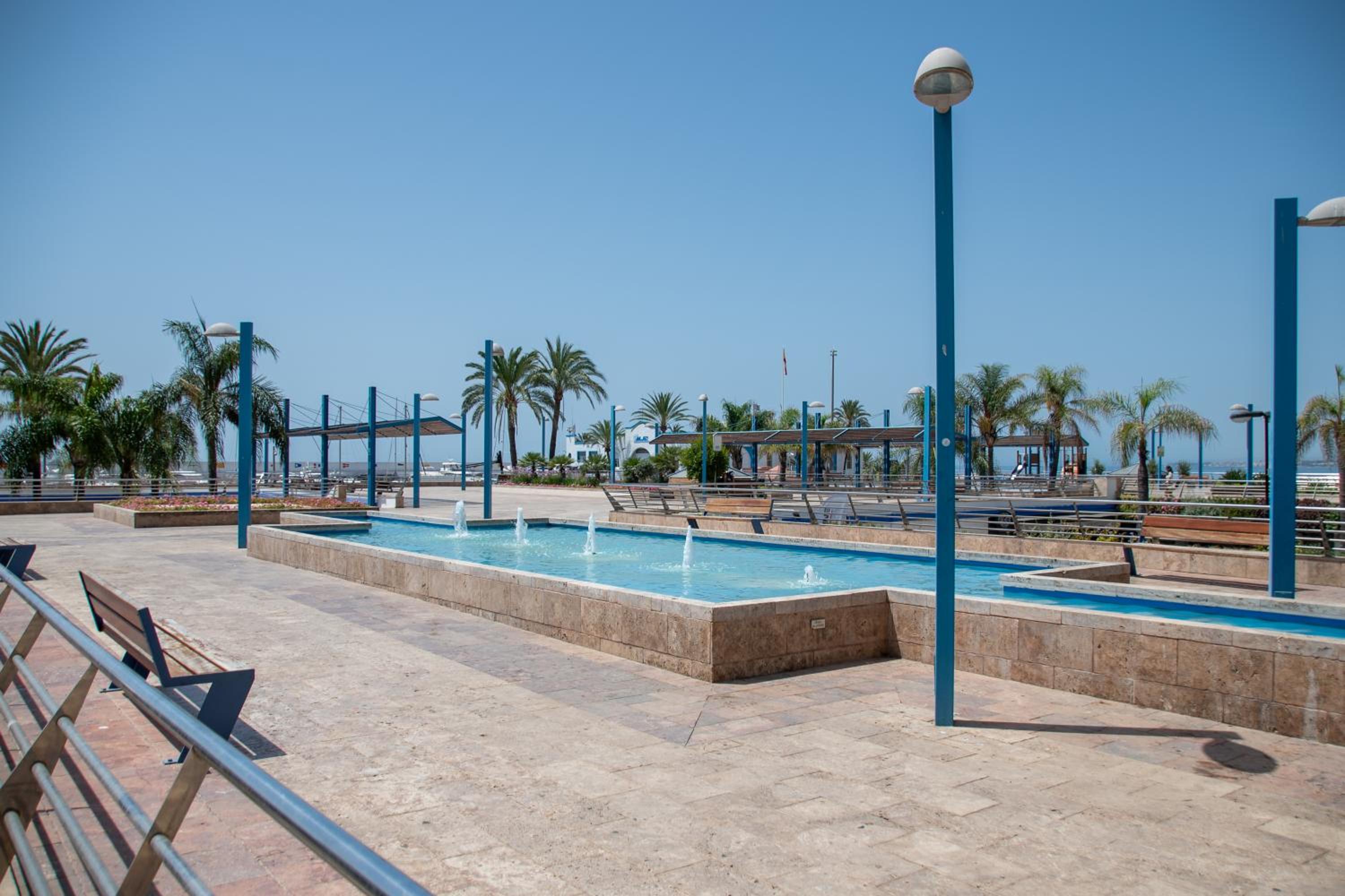 1st line Paseo marítimo en el puerto deportivo de Marbella