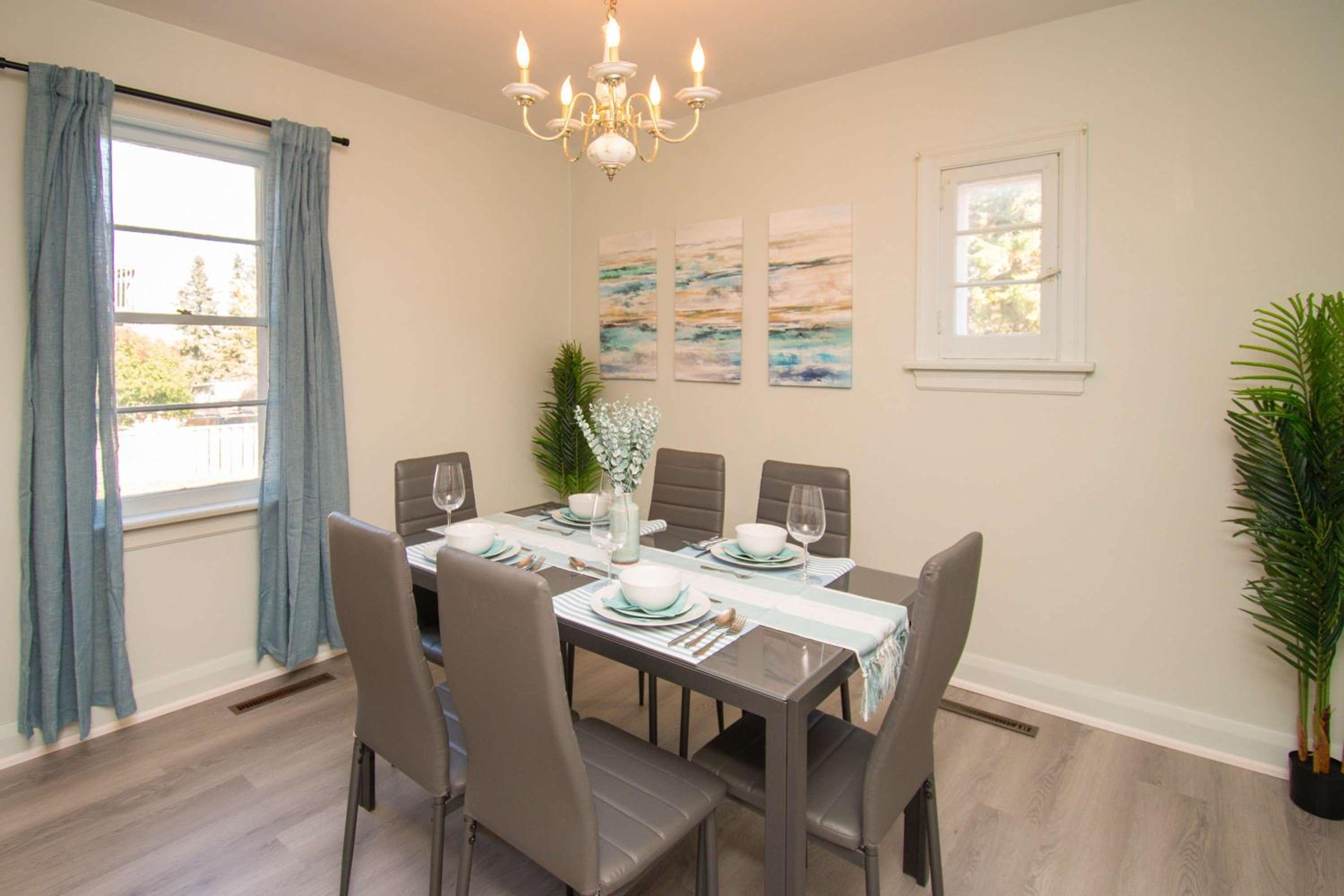 Cabin in Orillia with 3BR - Nearby Trails Skiing and More - Image 3