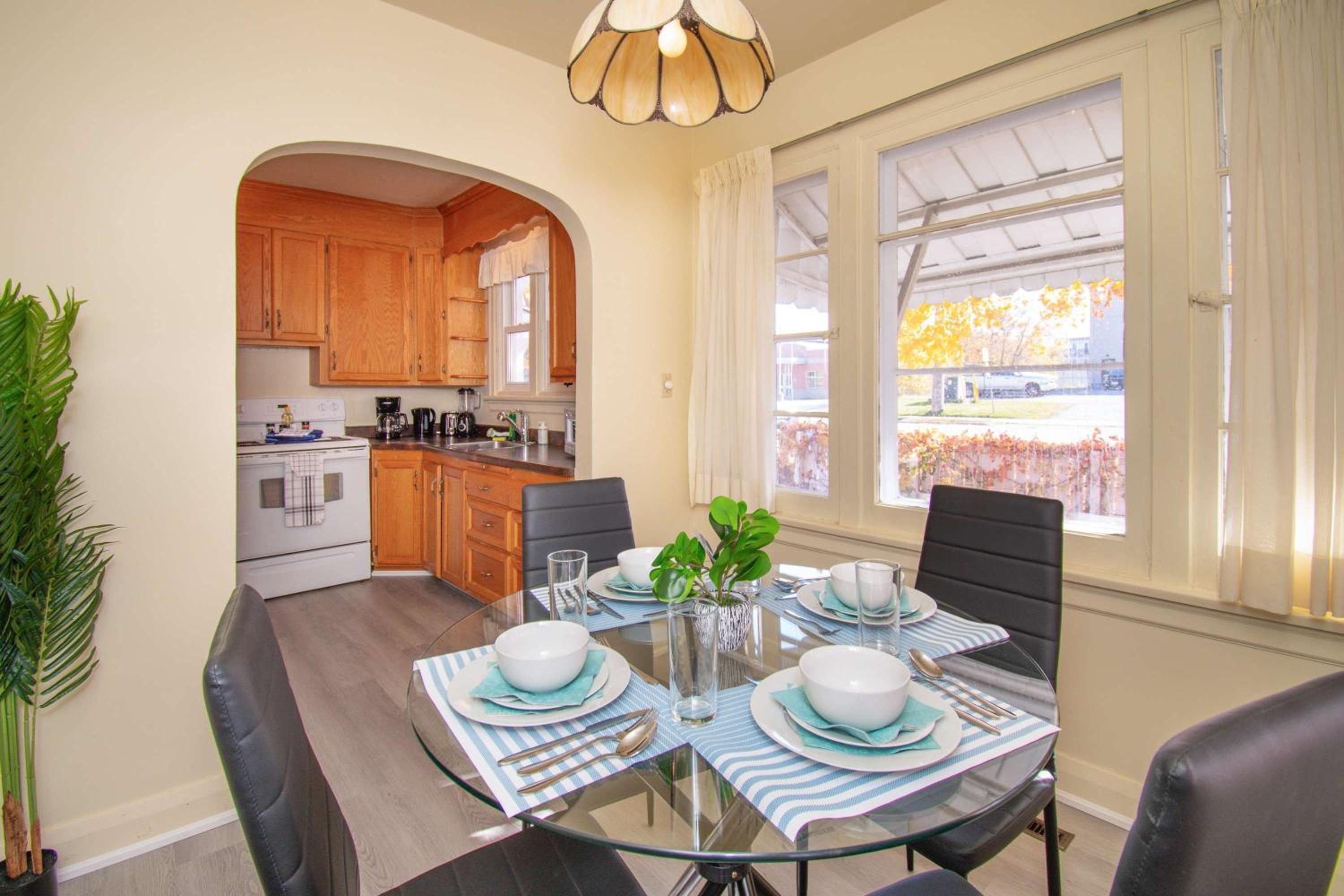 Orillia Vacations - Cabin in Orillia with 3BR - Nearby Trails Skiing and More - Property Image 3