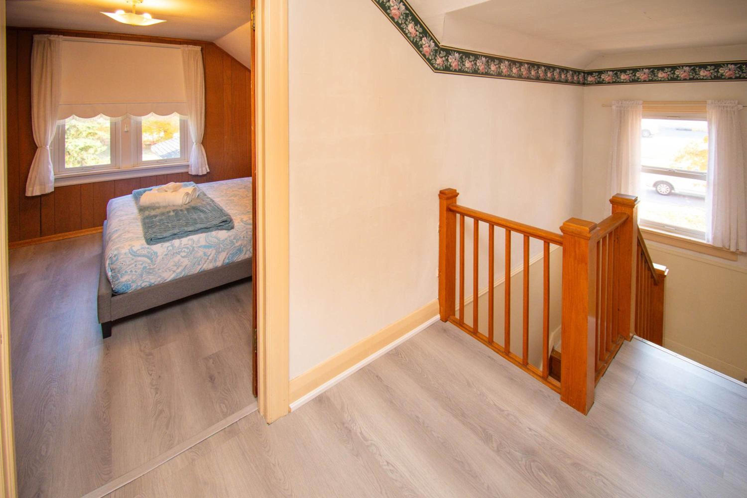 Cabin in Orillia with 3BR - Nearby Trails Skiing and More