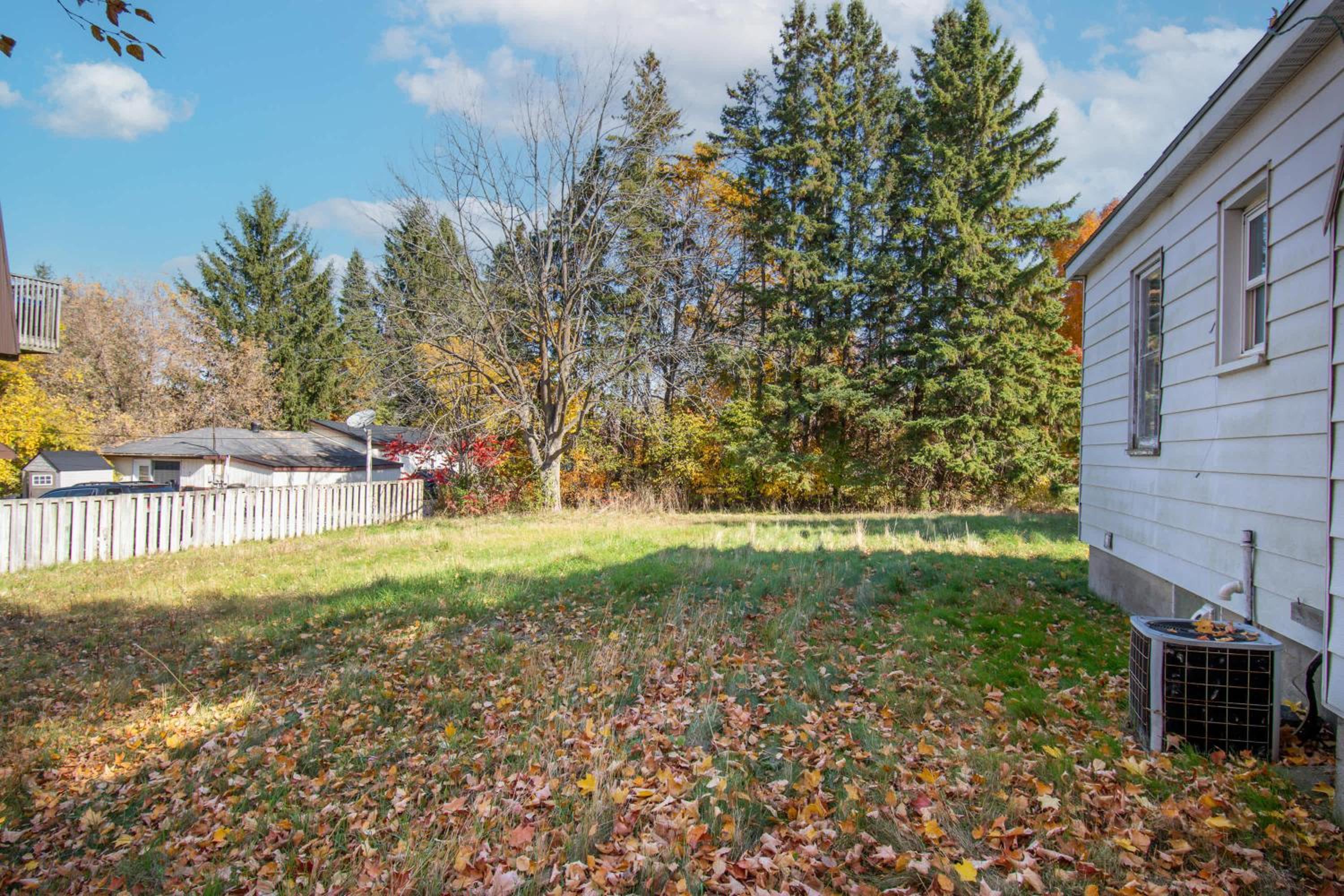 Cabin in Orillia with 3BR - Nearby Trails Skiing and More