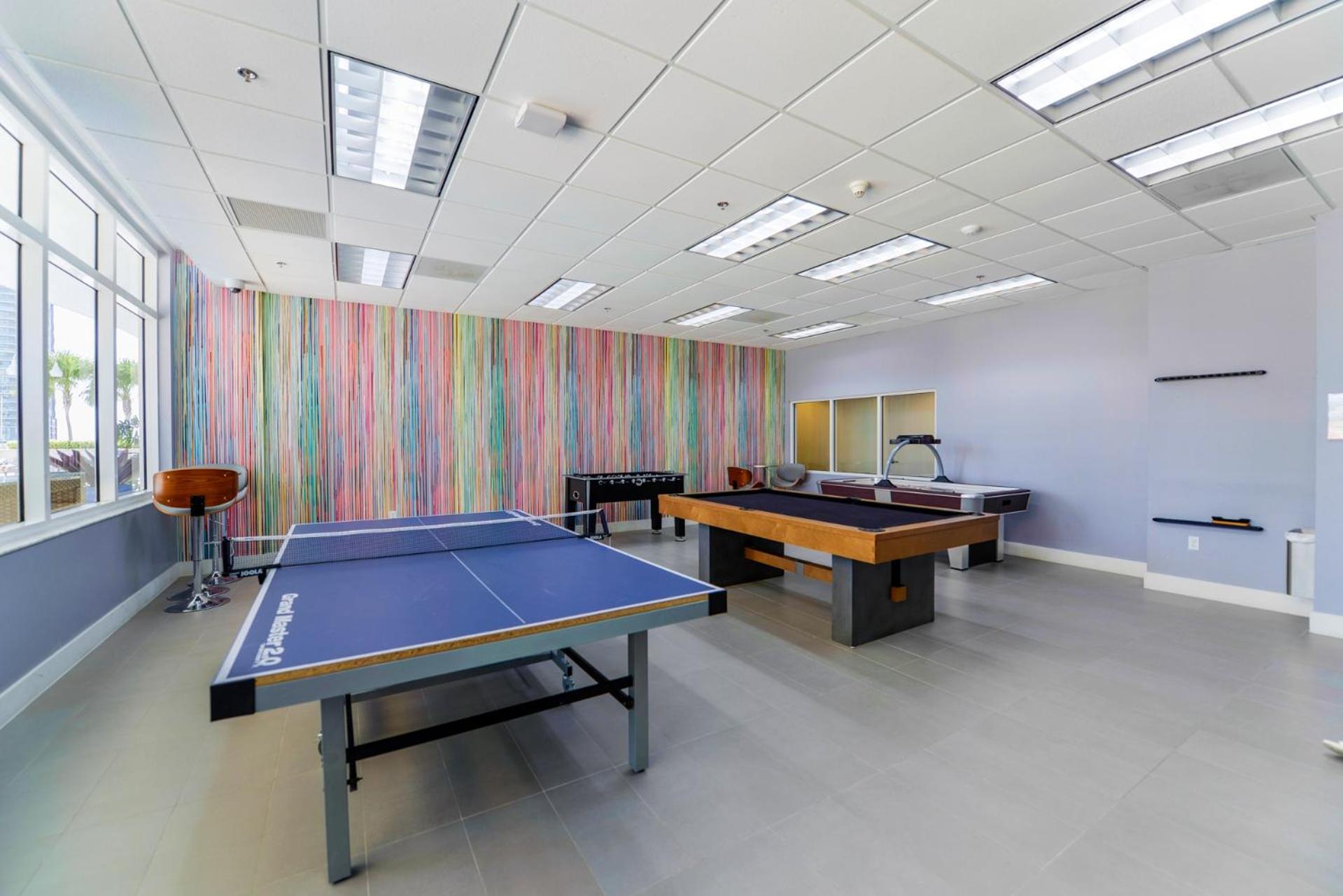 We Host - Amazing 2 Br Condo At Brickell With Pool photo 3