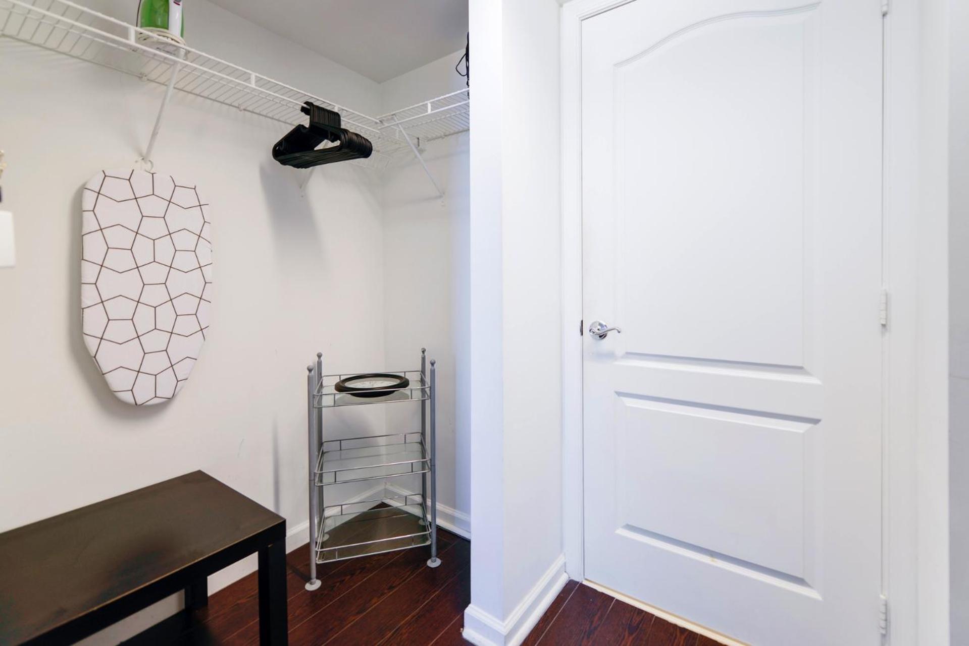 Ocean View Exquisite 1 BR Condo with Free Parking