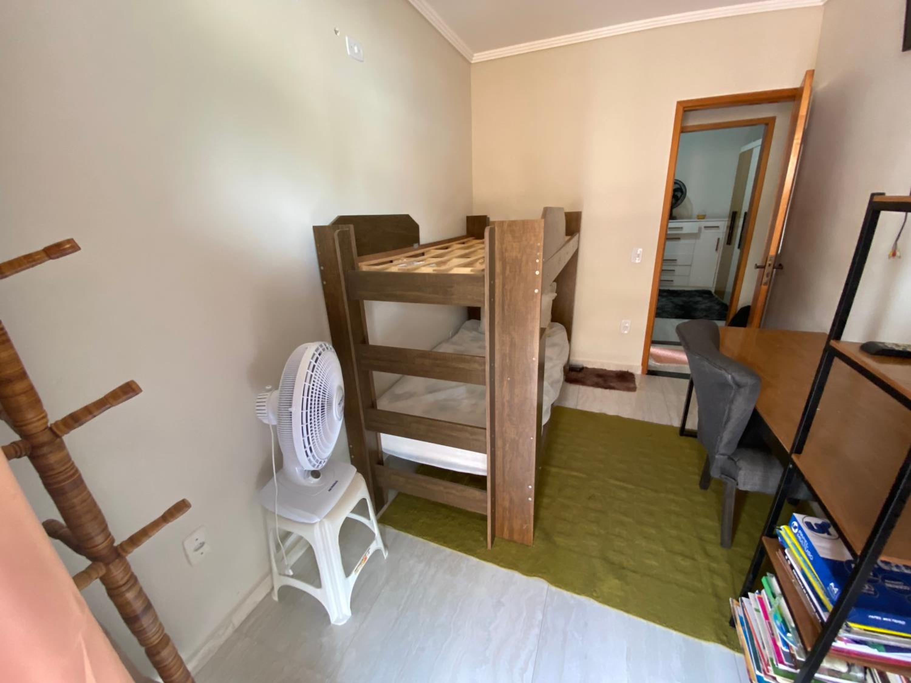 Casa duplex 6 minutos da praia de Itaipuaçu e a 25 min de Niterói
