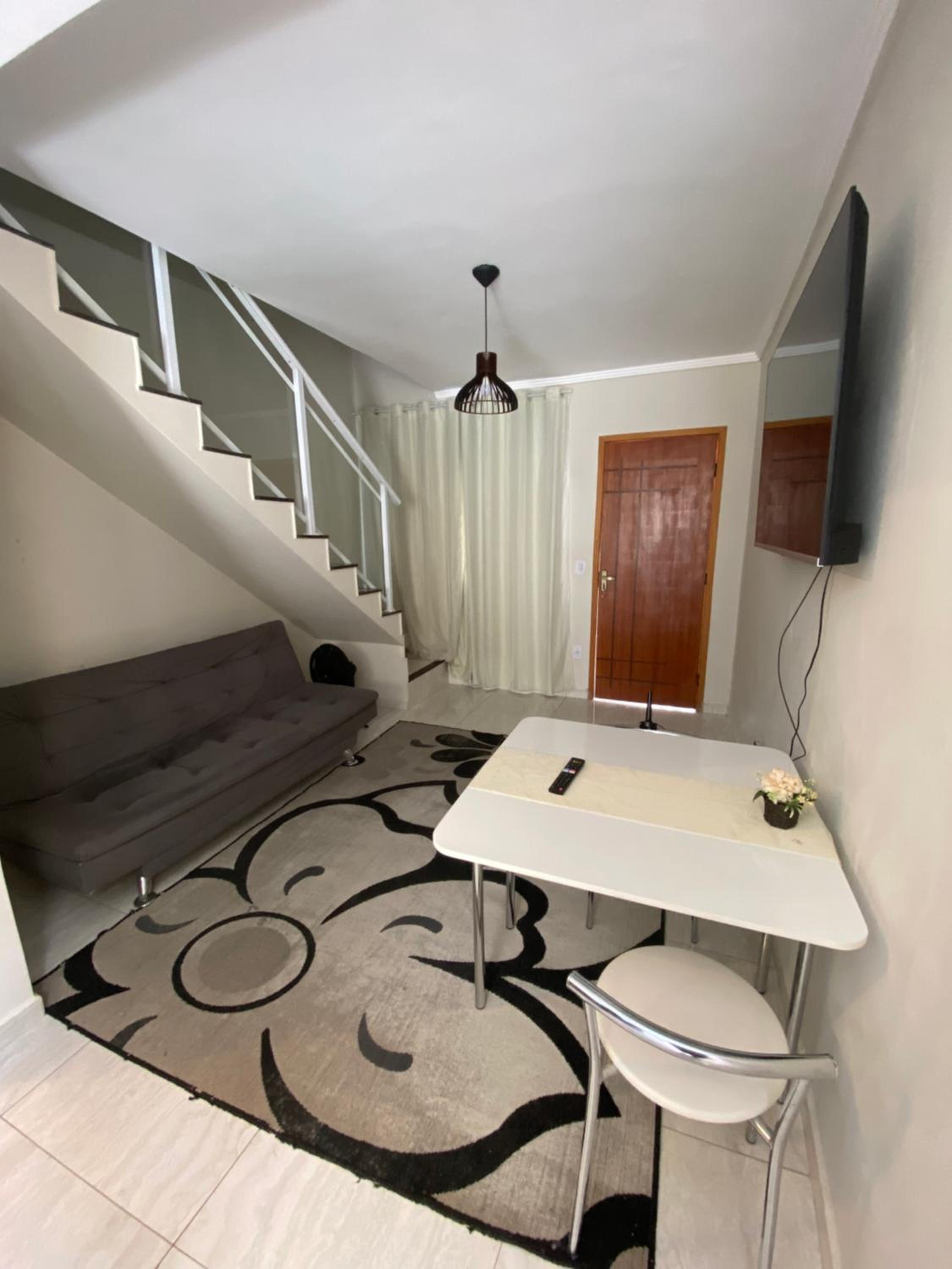 Casa duplex 6 minutos da praia de Itaipuaçu e a 25 min de Niterói