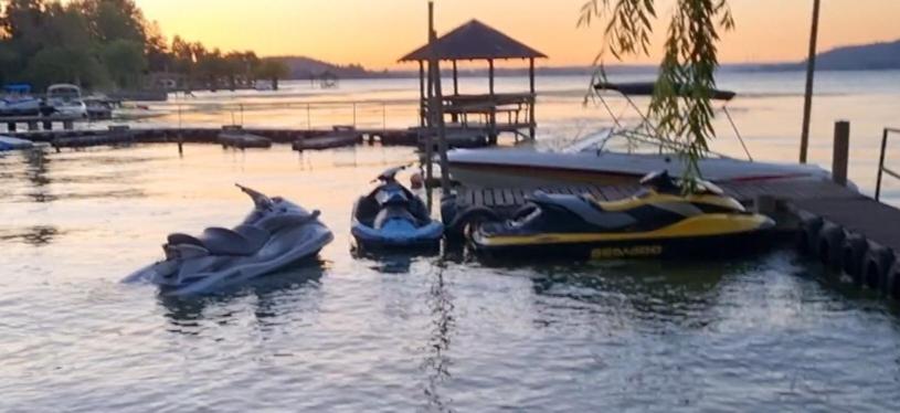 Casa en lago rapel, quincho, piscina, acceso al lago Familiar