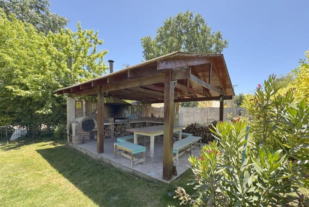 Casa en lago rapel, quincho, piscina, acceso al lago Familiar