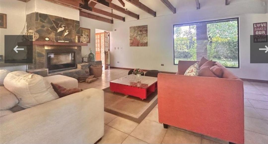 Casa en lago rapel, quincho, piscina, acceso al lago Familiar