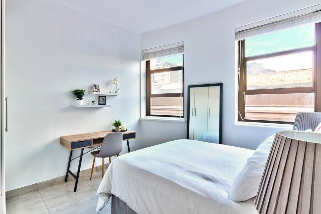 Cozy Apartment in the City of Cape Town view 4