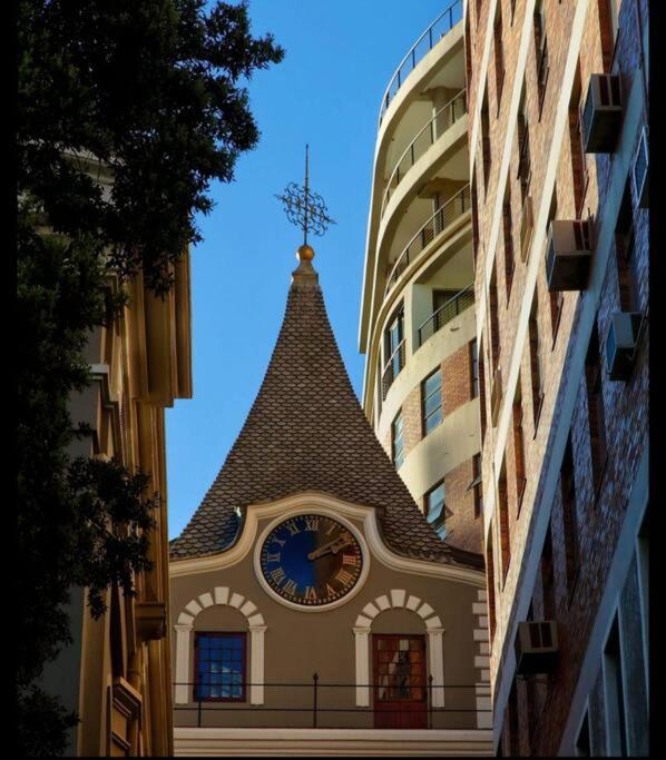 Cozy Apartment in the City of Cape Town view 5