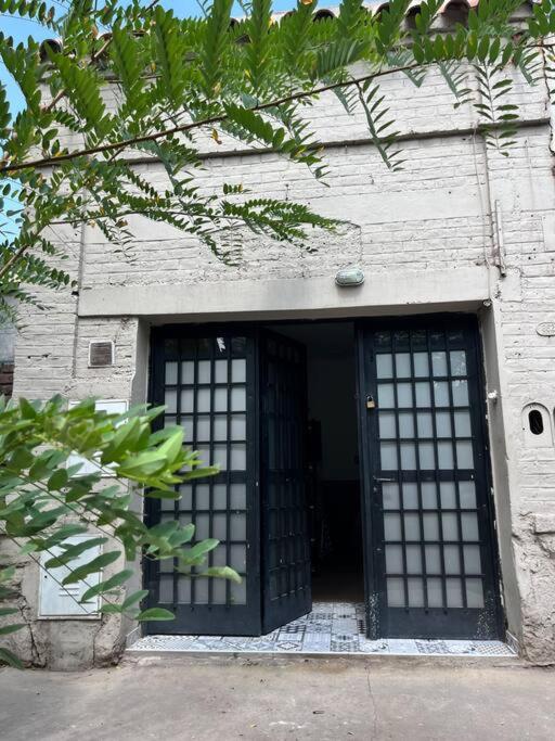 Casa vintage barrio exclusivo en ciudad con bicis