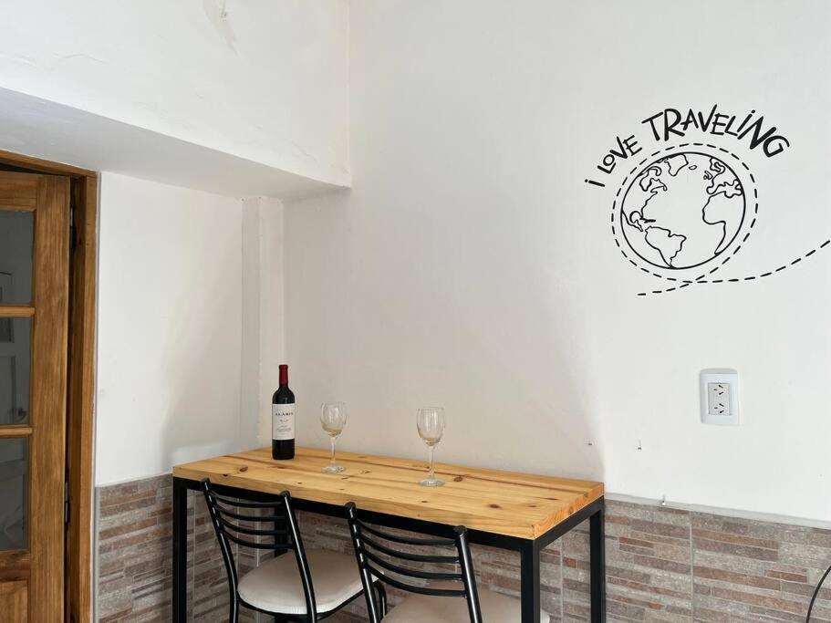 Casa vintage barrio exclusivo en ciudad con bicis