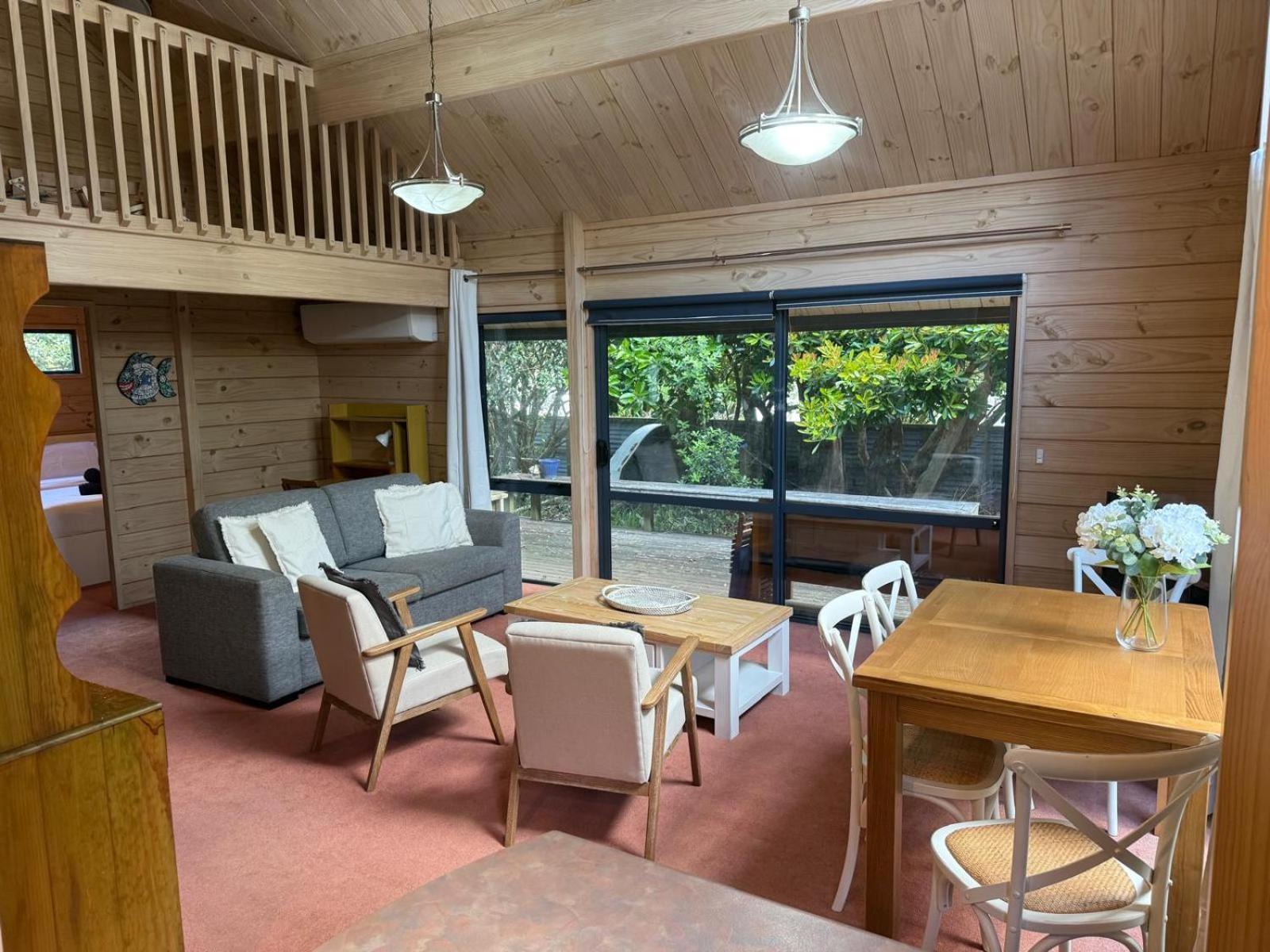 Whitianga Riverfront Cottage