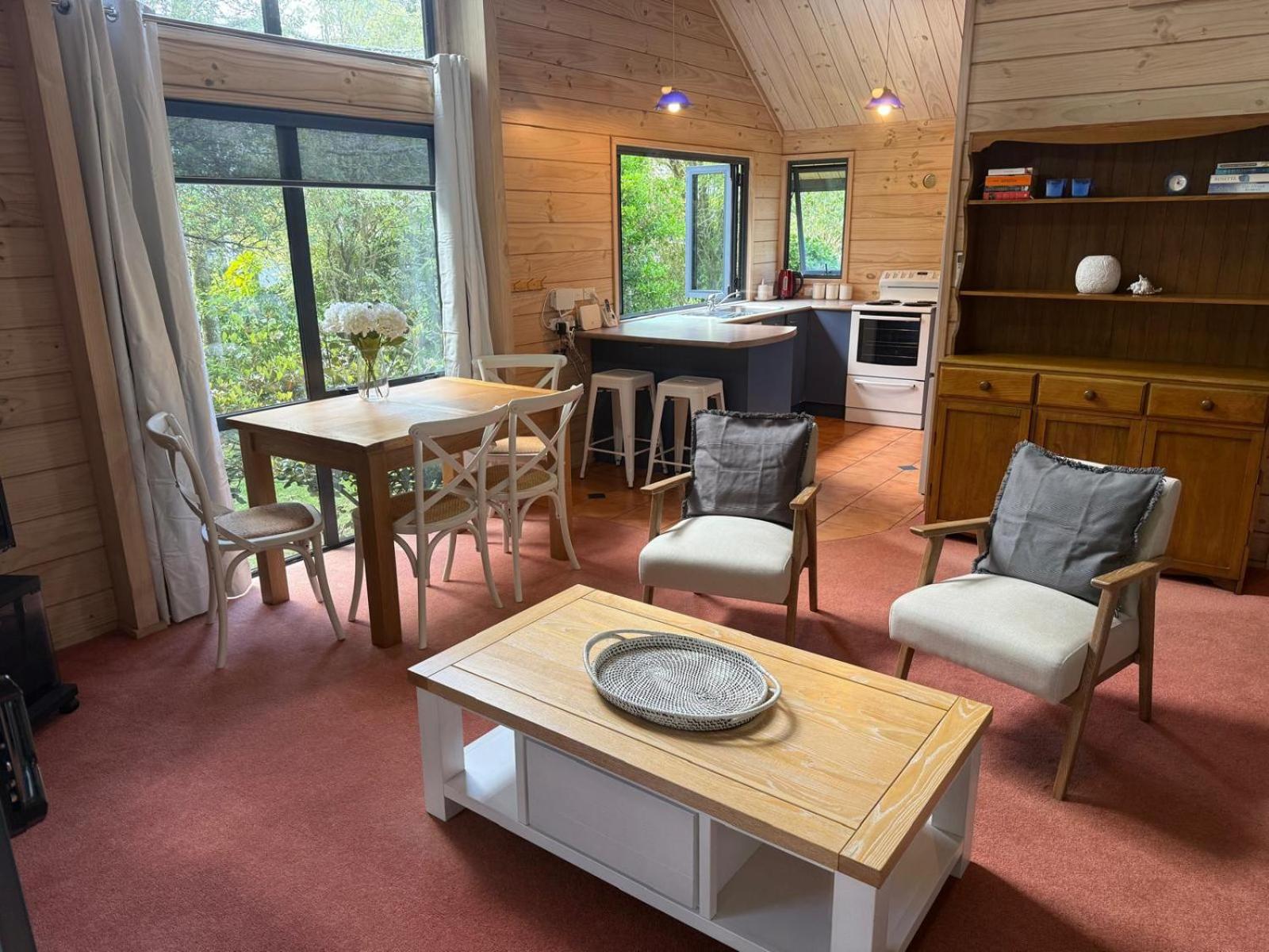 Whitianga Riverfront Cottage