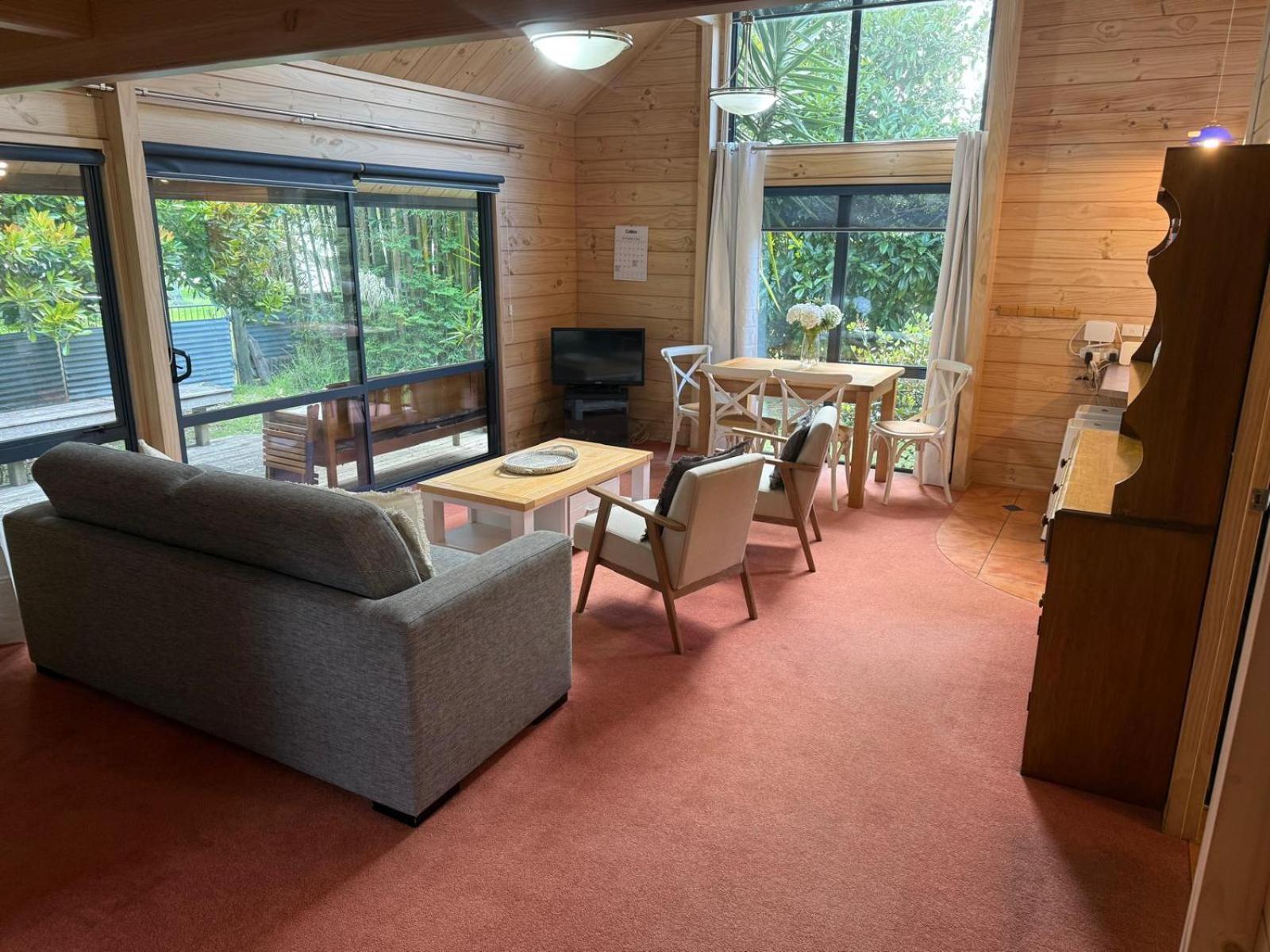 Whitianga Riverfront Cottage