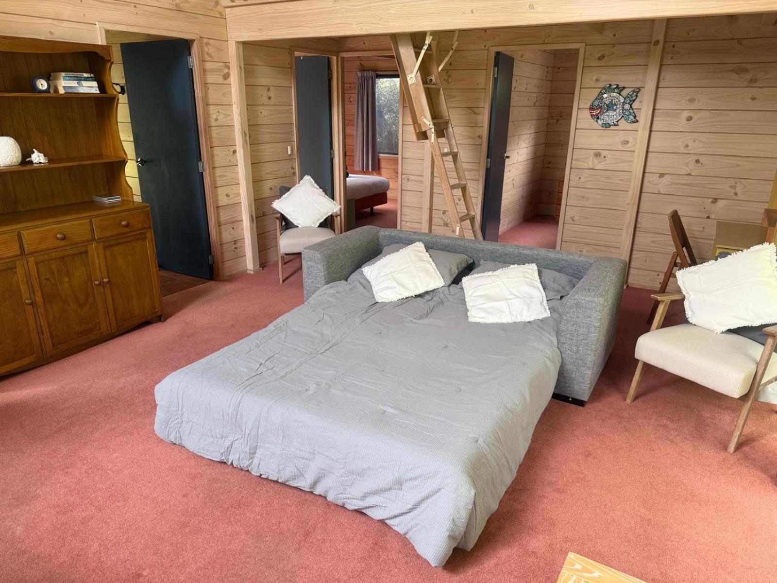 Whitianga Riverfront Cottage