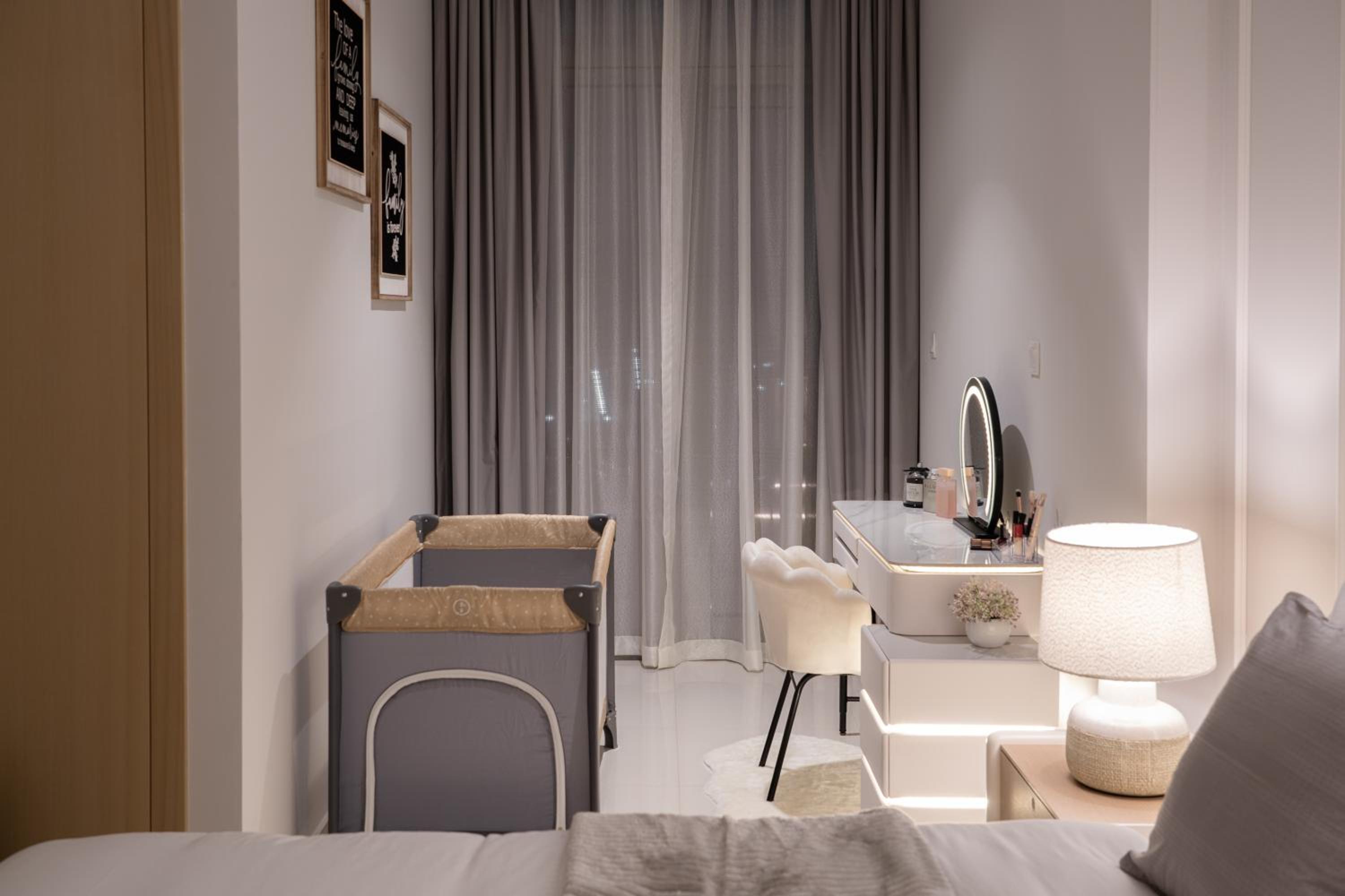 Paramount Midtown by Luxe Living