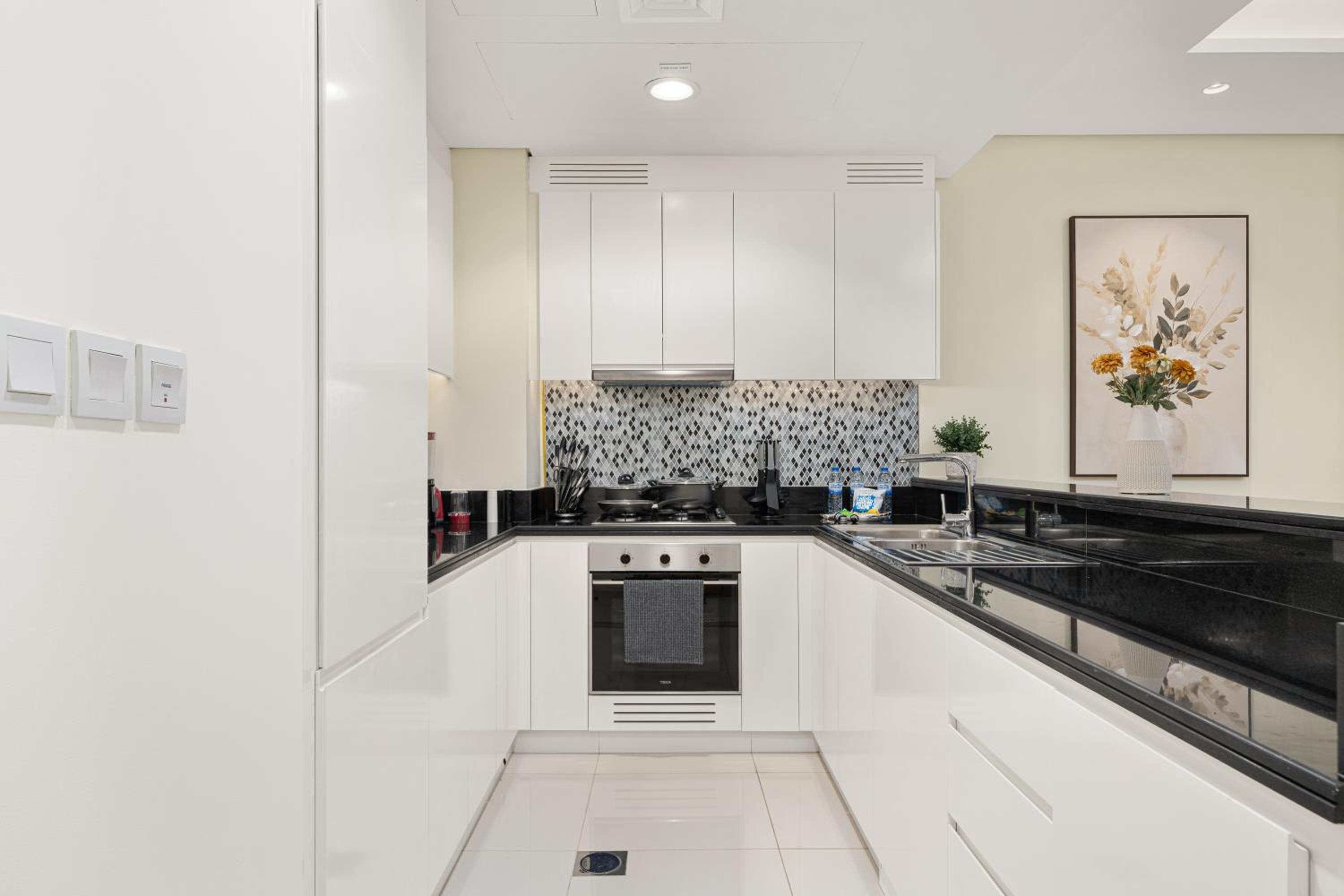 Paramount Midtown by Luxe Living