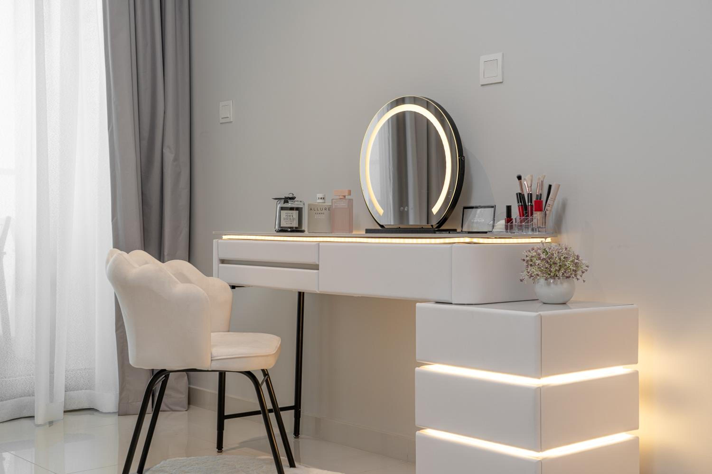 Paramount Midtown by Luxe Living