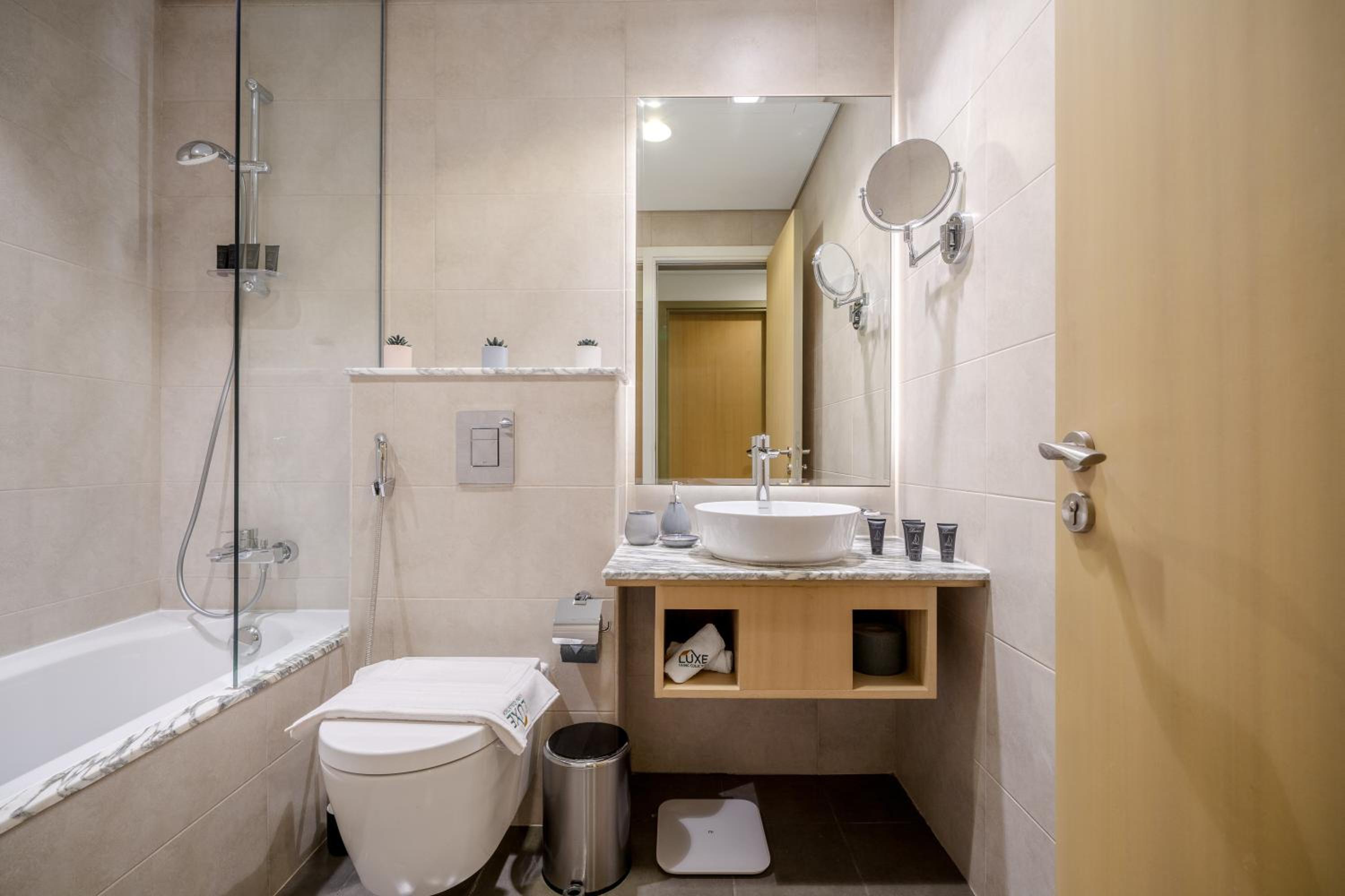 Paramount Midtown by Luxe Living