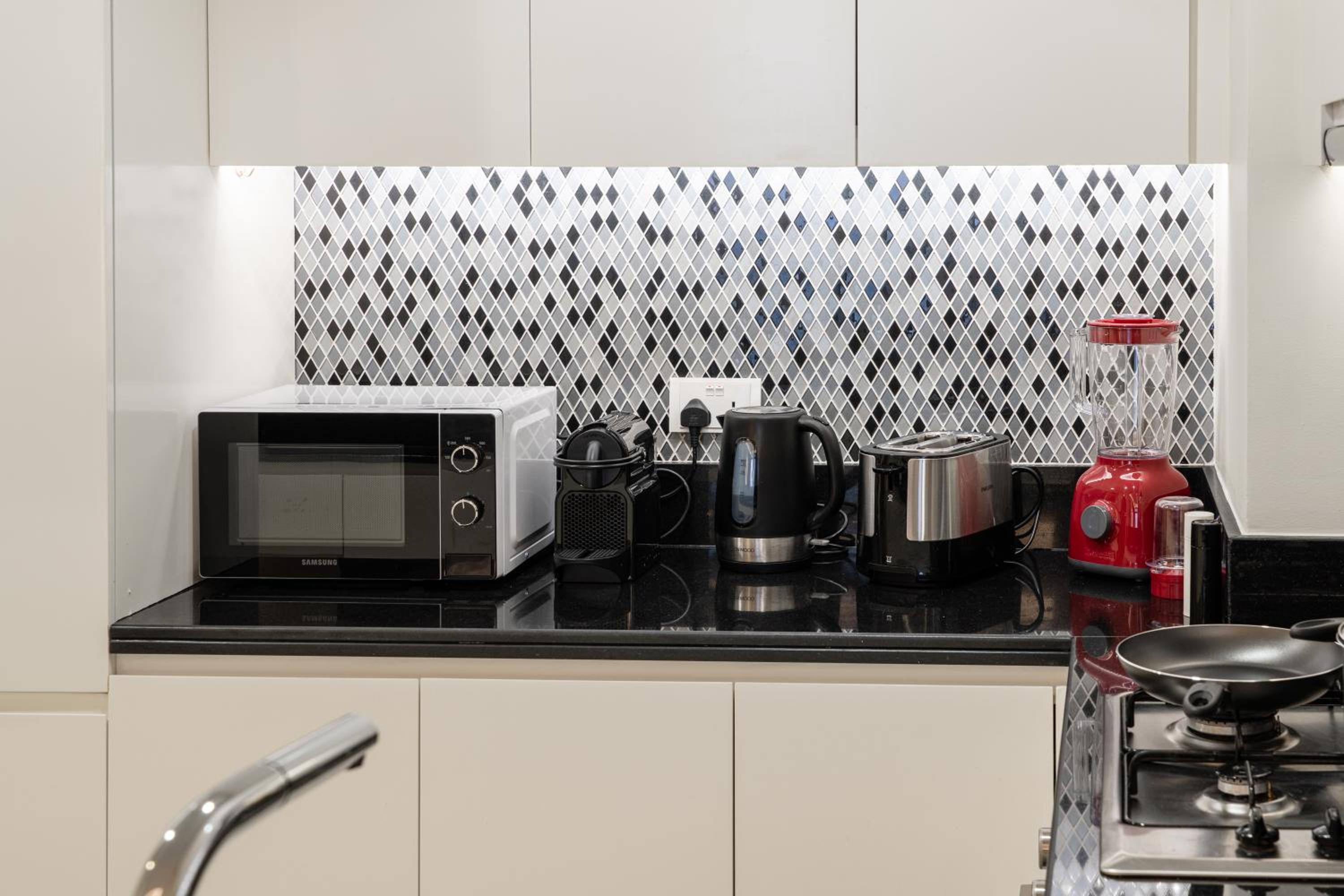 Paramount Midtown by Luxe Living