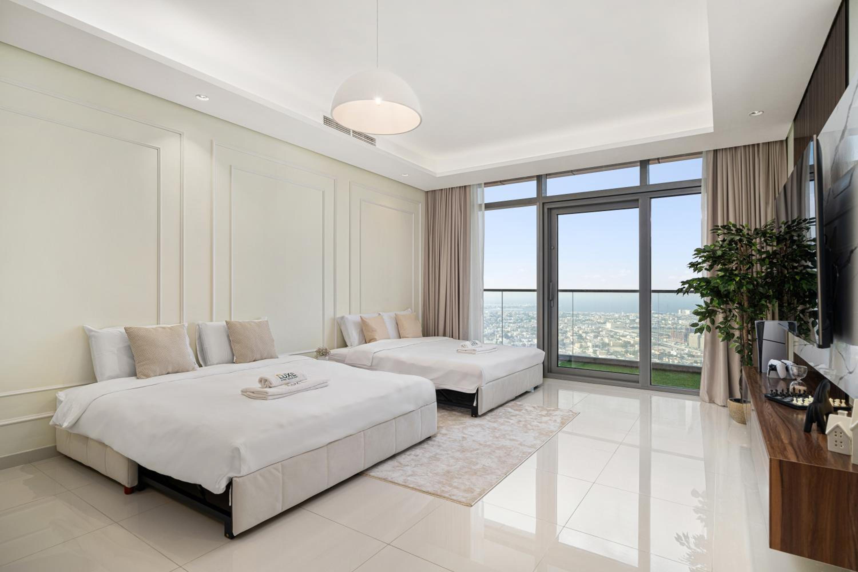 Paramount Midtown by Luxe Living