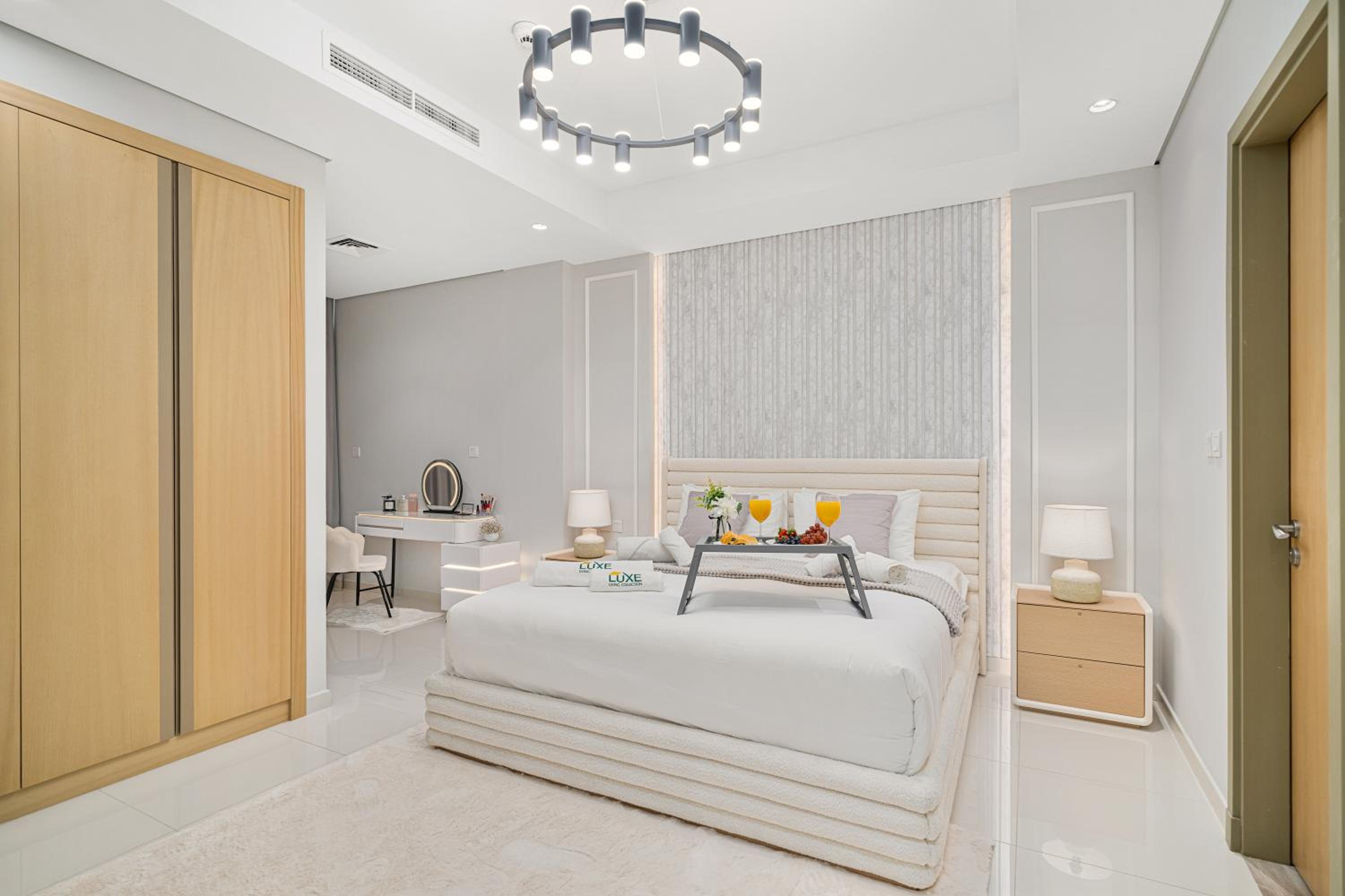 Paramount Midtown by Luxe Living