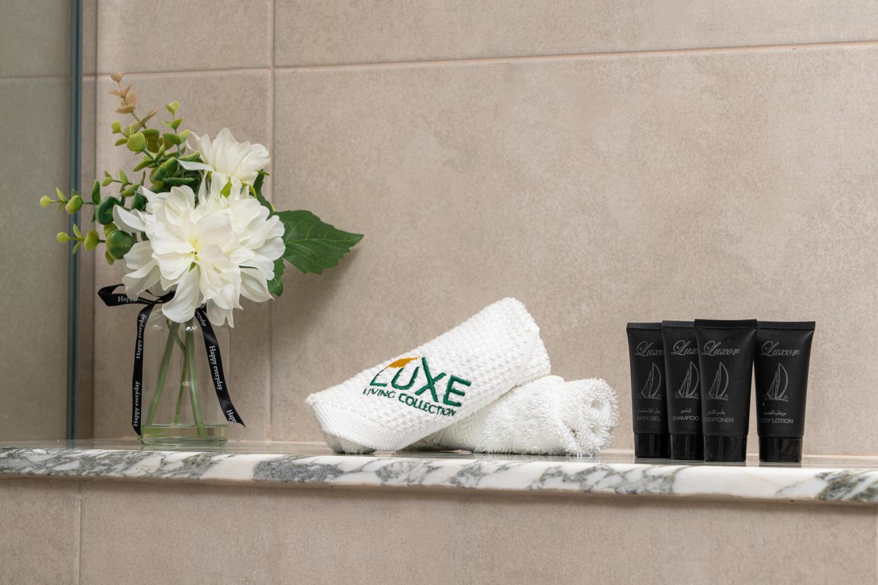 Paramount Midtown by Luxe Living