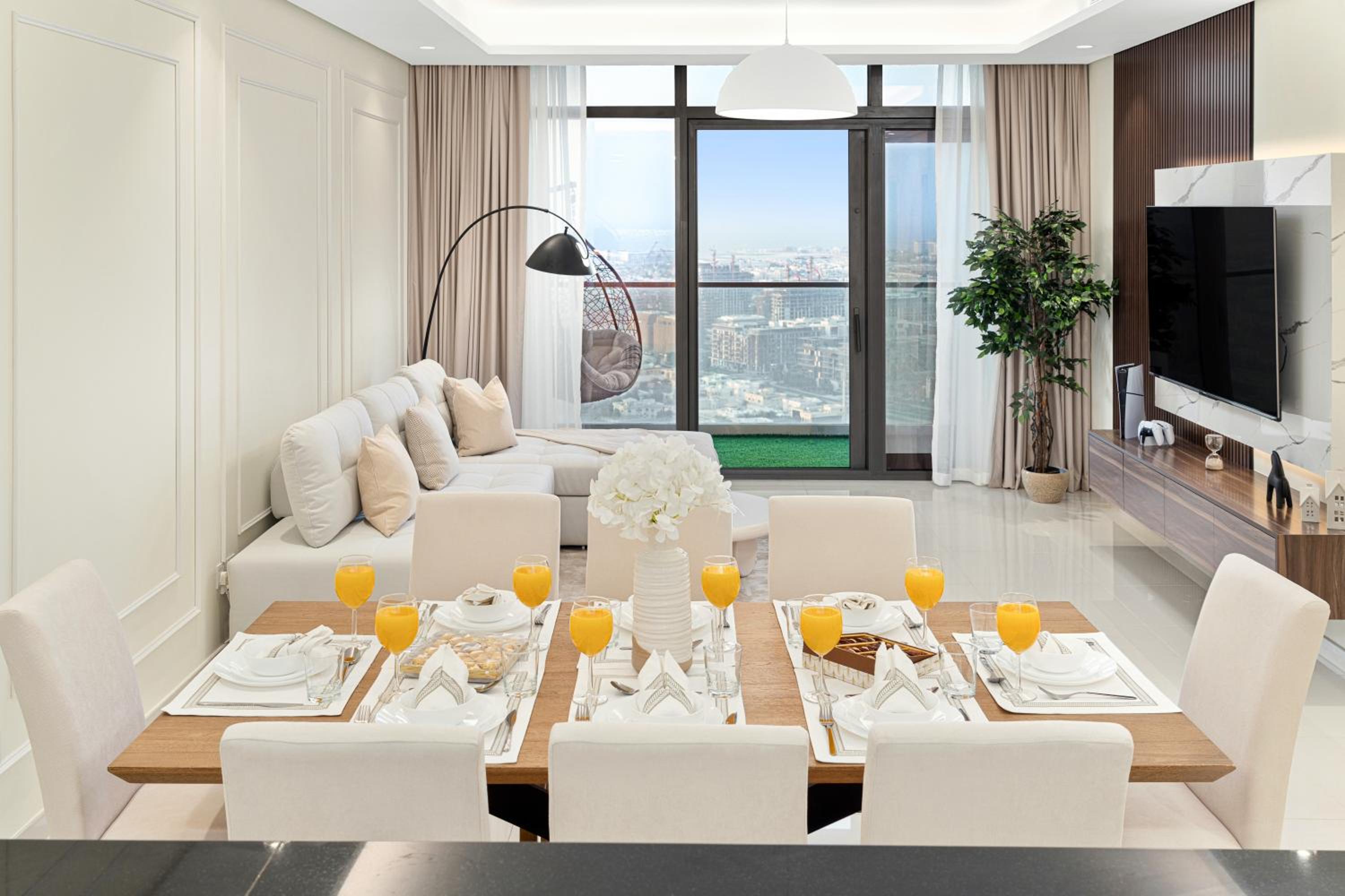 Paramount Midtown by Luxe Living