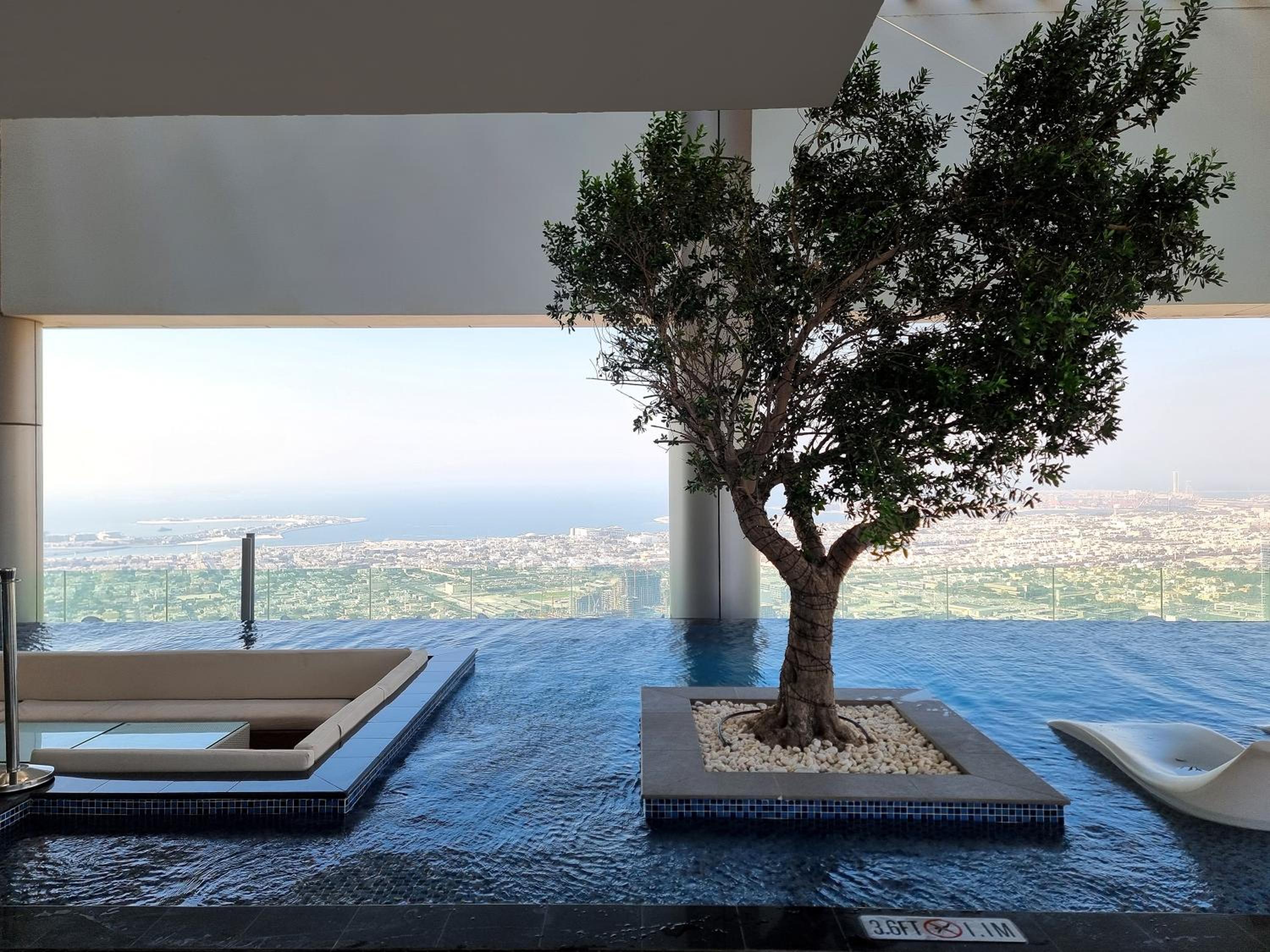 Paramount Midtown by Luxe Living