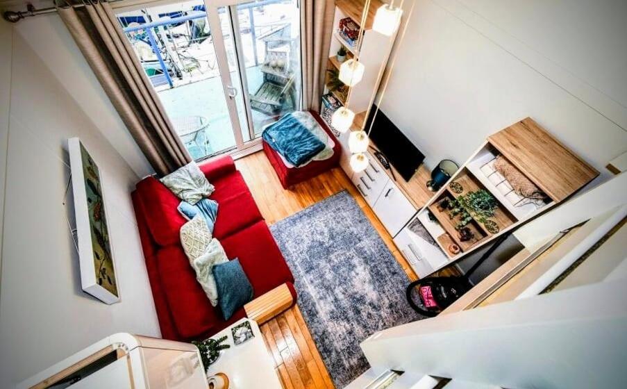 Tiny float home Brighton view 2