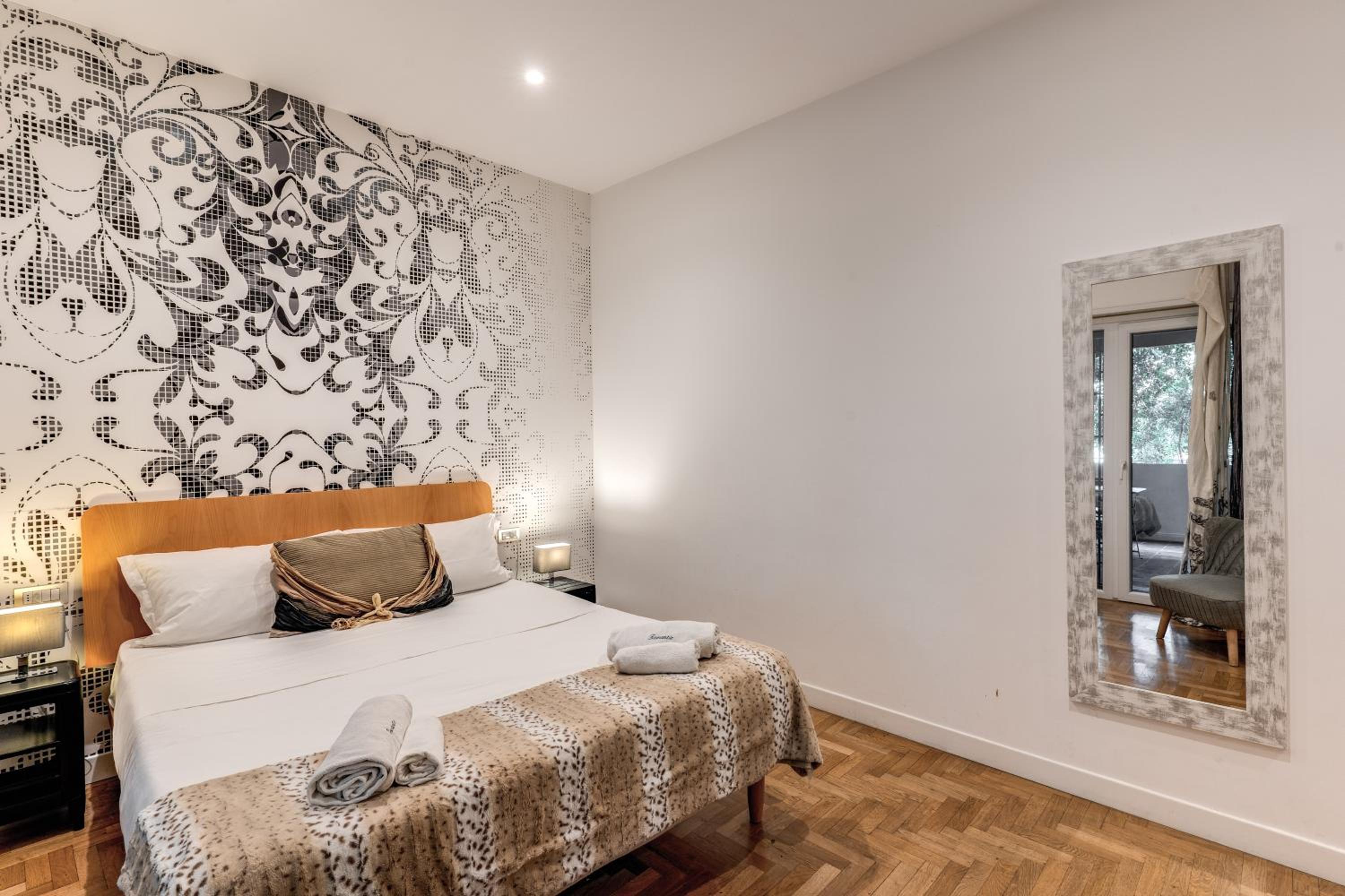 Romantic Piccolomini Lux Guest House
