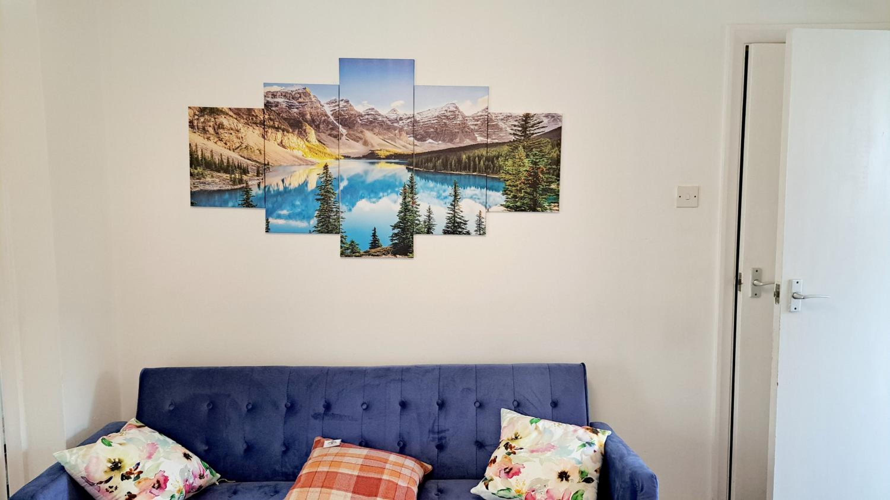 2 Bedroom House in Leeds - Sleeps 5 WiFi Parking